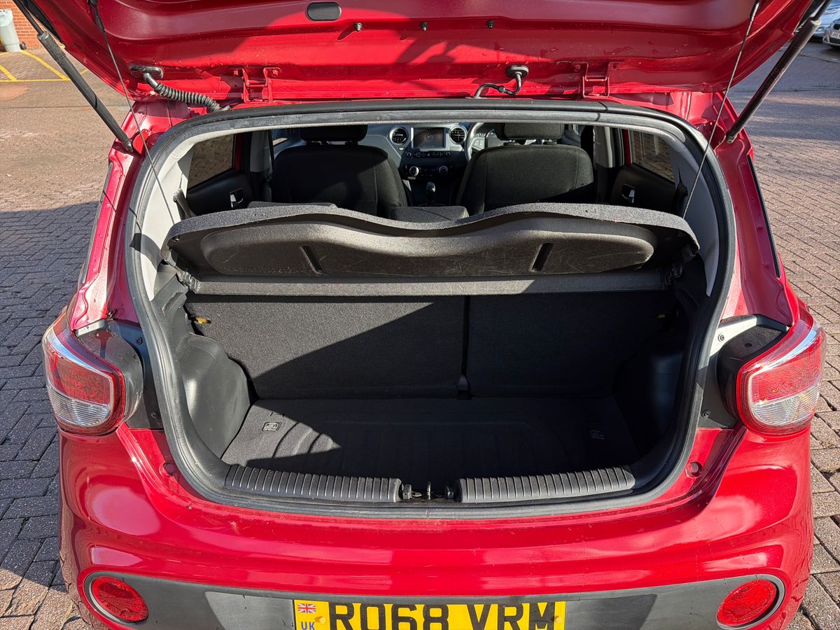 Used Hyundai i10 2018 for sale - 77576381: Photo 12