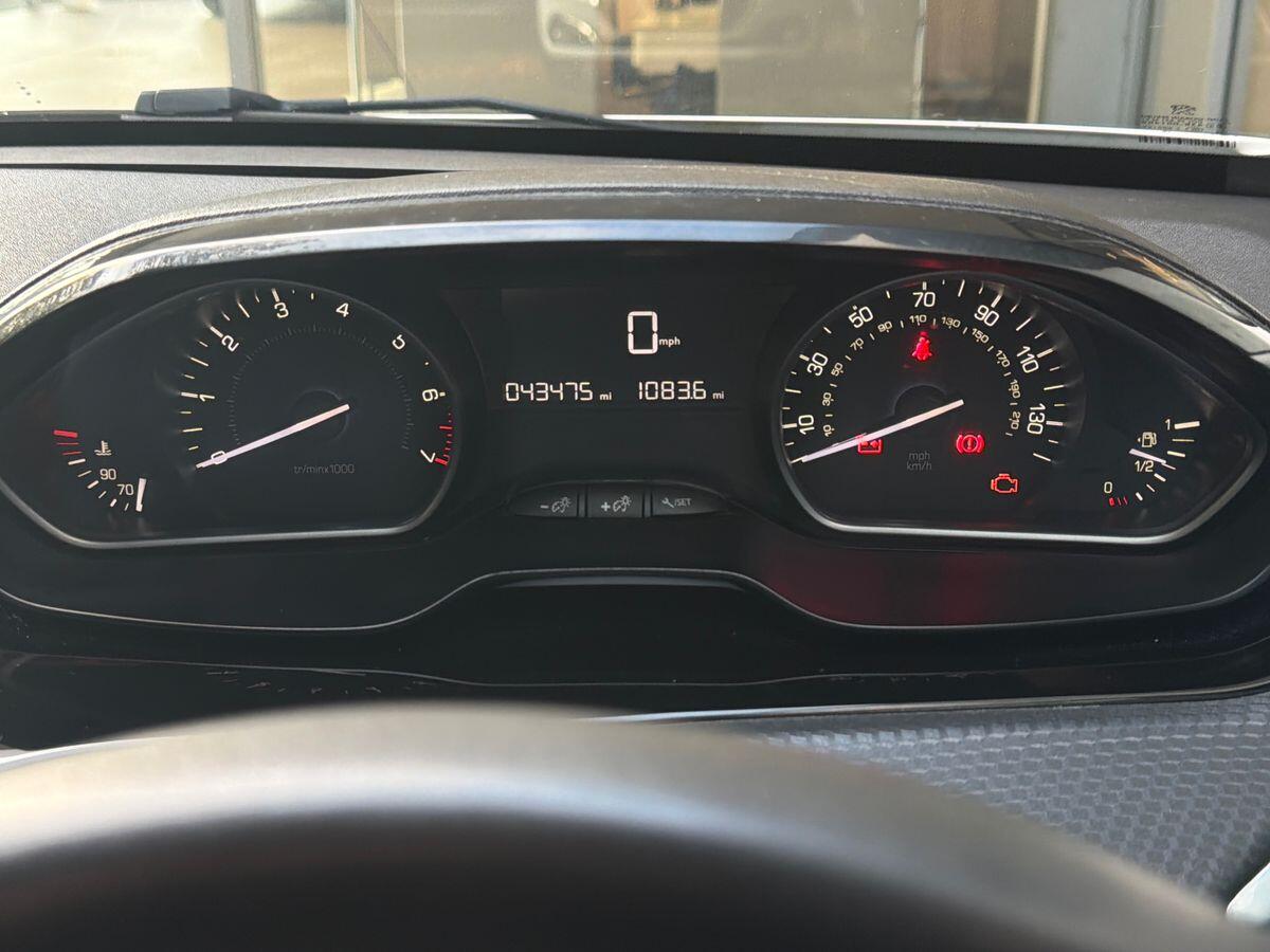 Used Peugeot 208 2018 for sale - 76742440: Photo 14