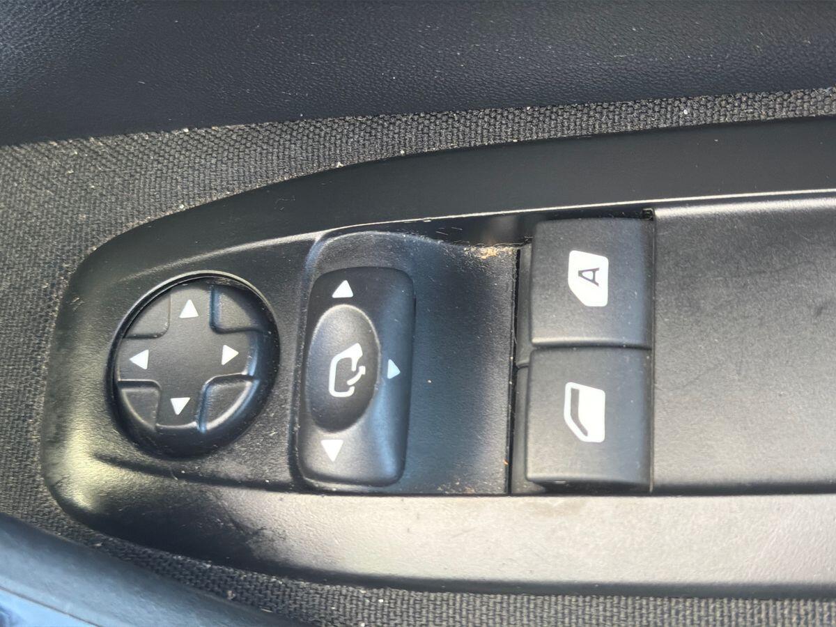 Used Peugeot 208 2018 for sale - 76742440: Photo 20