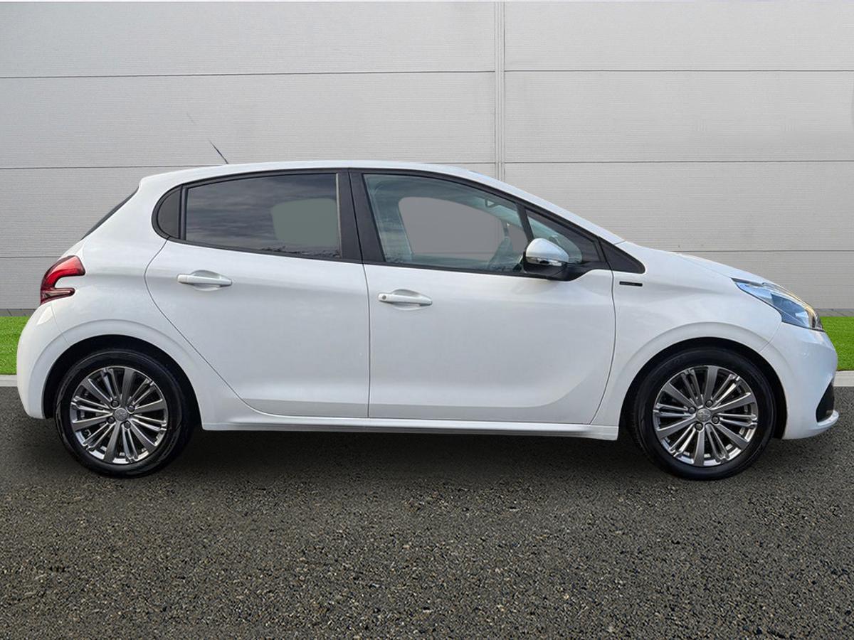 Used Peugeot 208 2018 for sale - 76742440: Photo 8