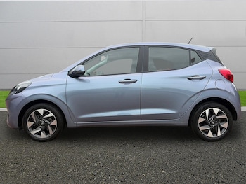 Used Hyundai i10 2023 for sale - 79206395: Photo