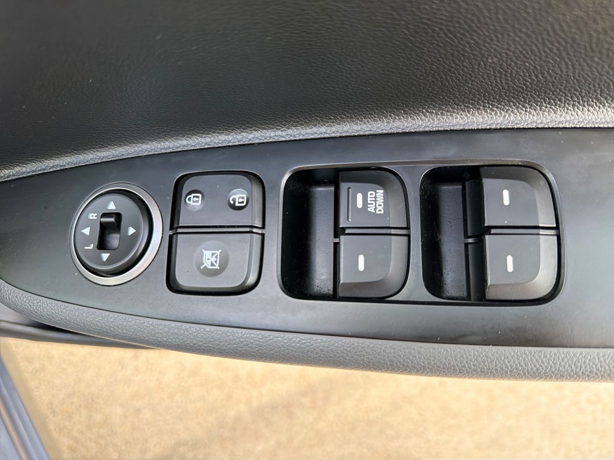 Used Hyundai i10 2019 for sale - 77841576: Photo 20