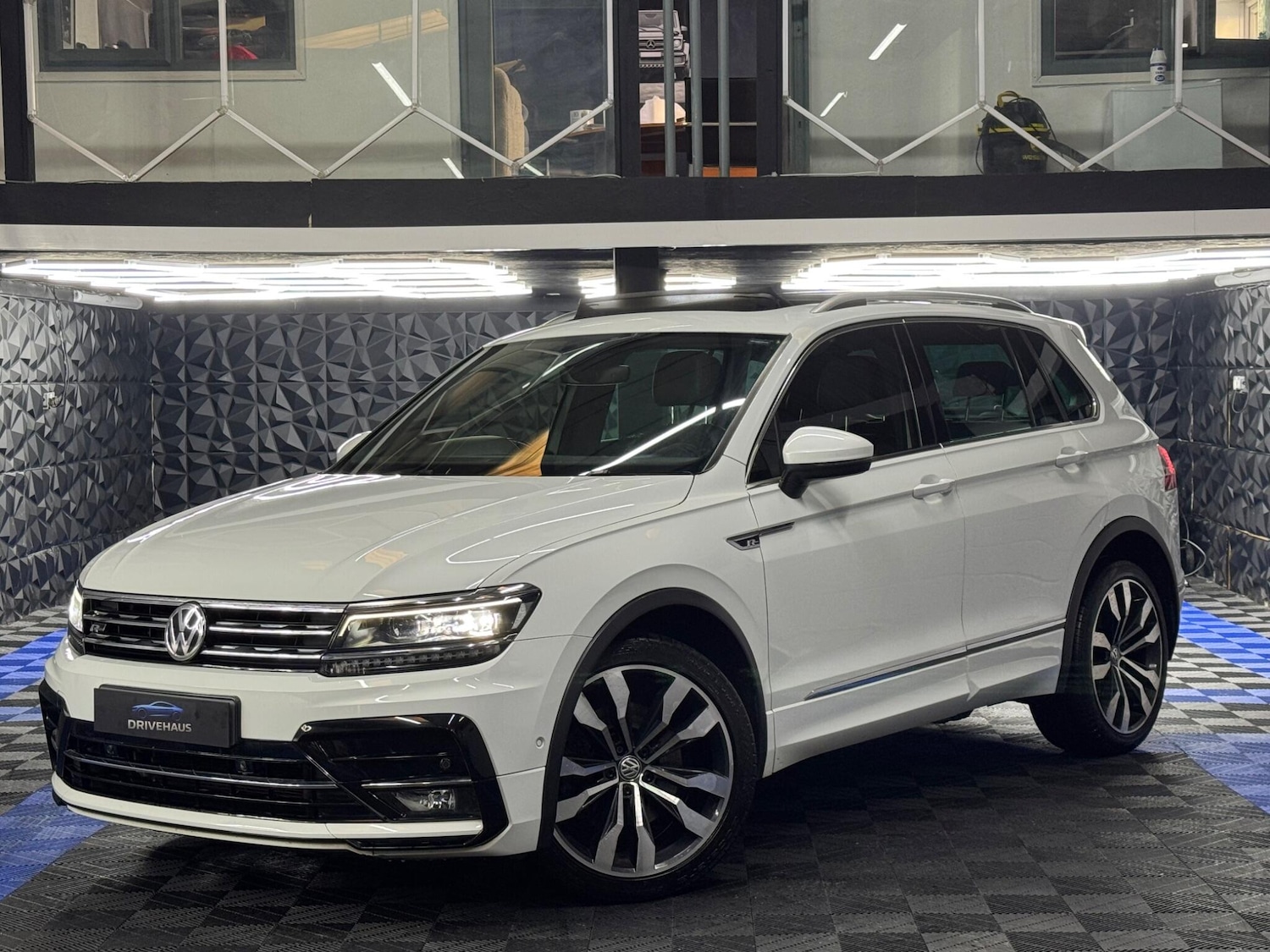 Used Volkswagen Tiguan for sale - 77290560: Photo 10