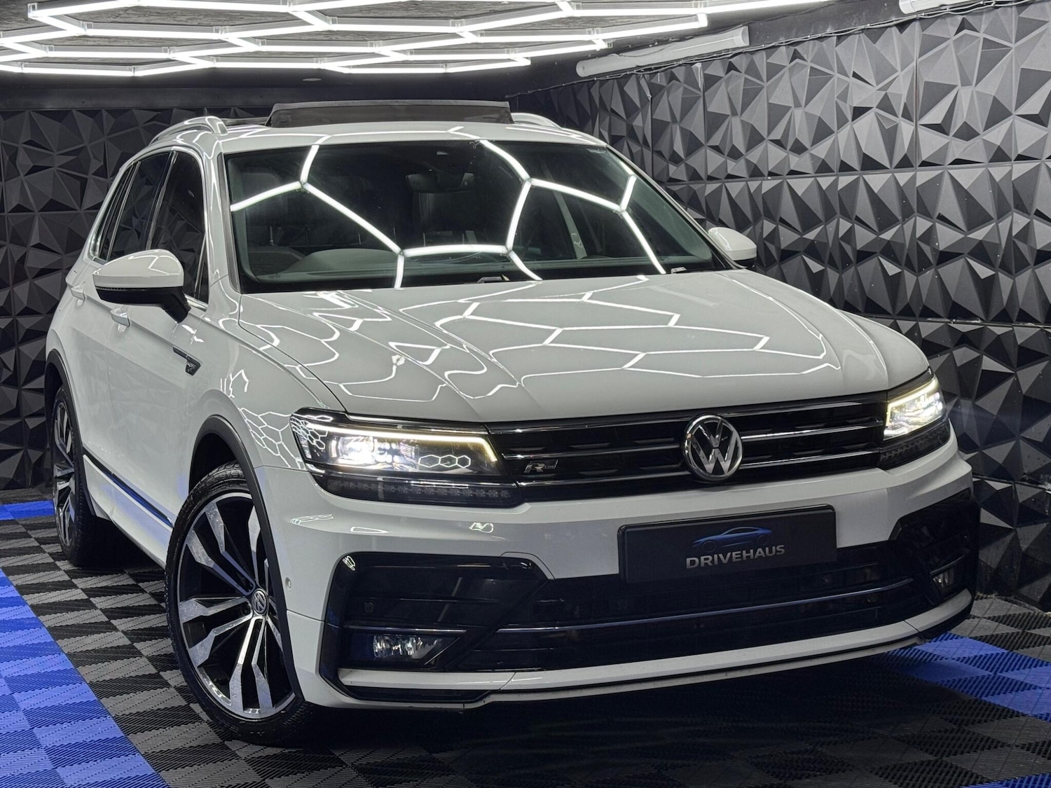 Used Volkswagen Tiguan for sale - 77290560: Photo 5