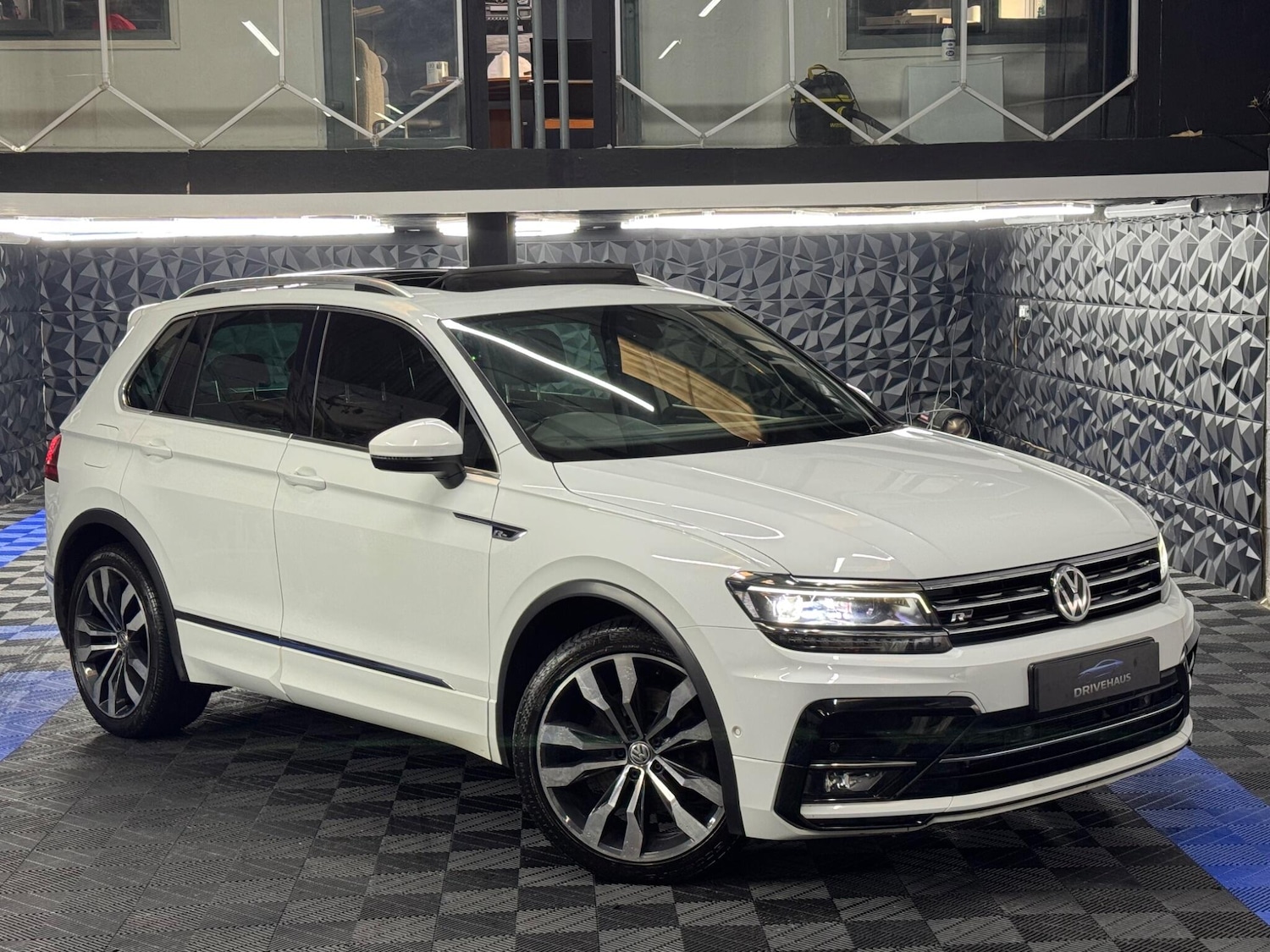 Used Volkswagen Tiguan for sale - 77290560: Photo 6