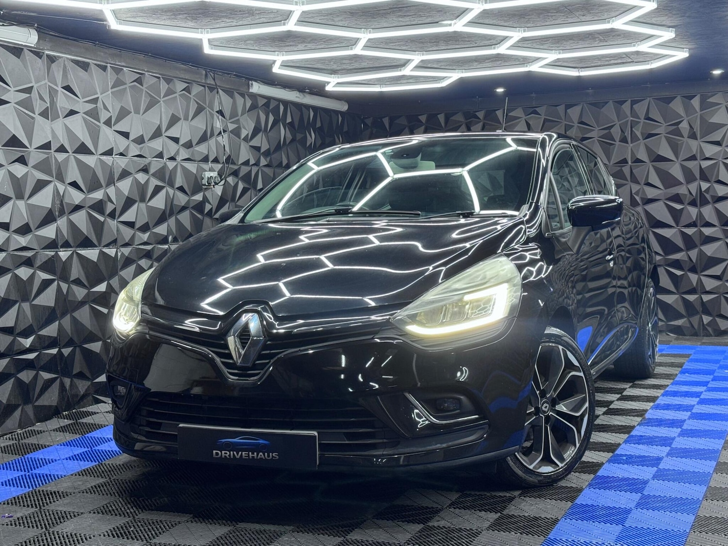 Used Renault Clio 2016 for sale - 76608201: Photo 12