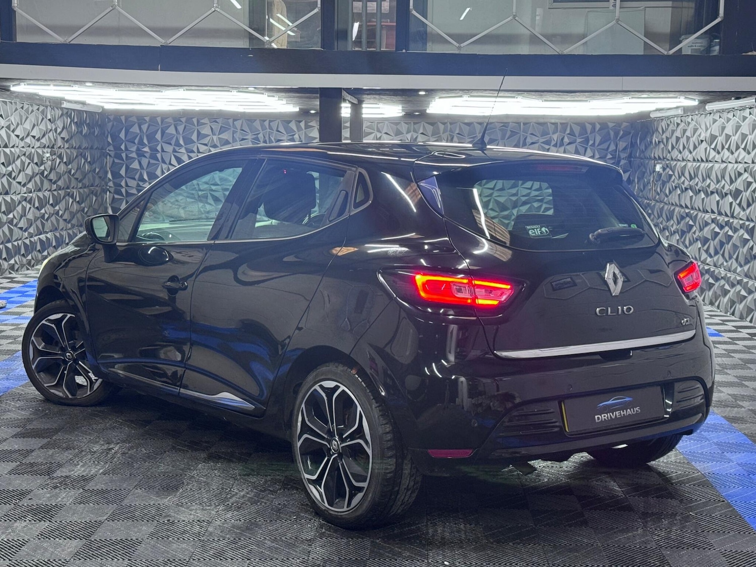 Used Renault Clio 2016 for sale - 76608201: Photo 14