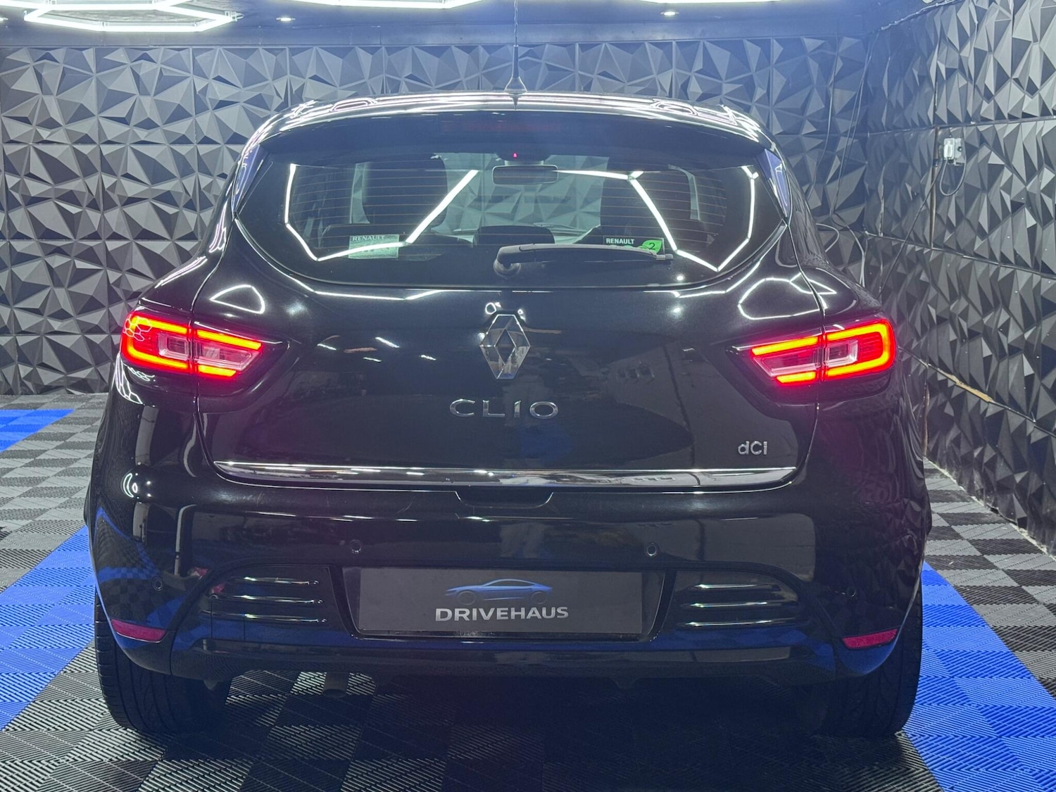 Used Renault Clio 2016 for sale - 76608201: Photo 16