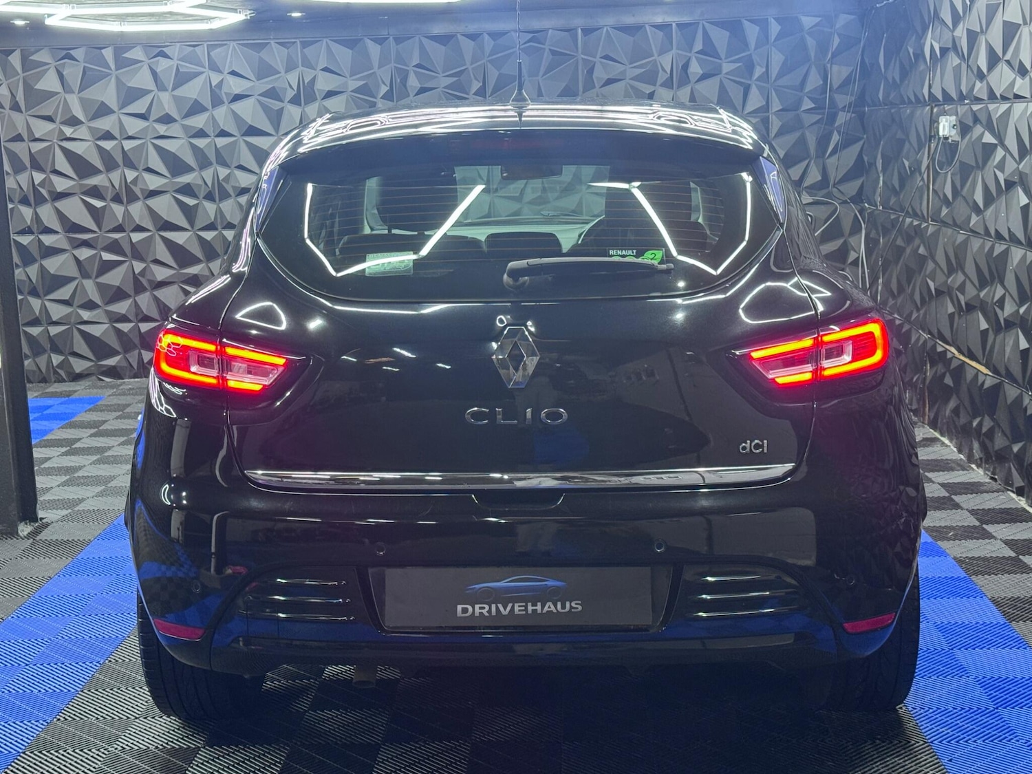 Used Renault Clio 2016 for sale - 76608201: Photo 17