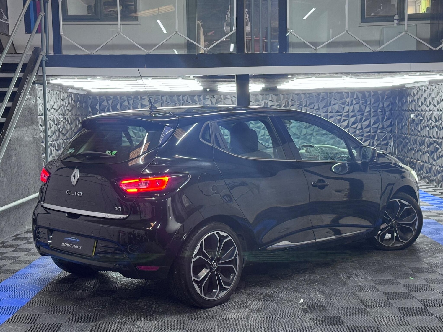 Used Renault Clio 2016 for sale - 76608201: Photo 19