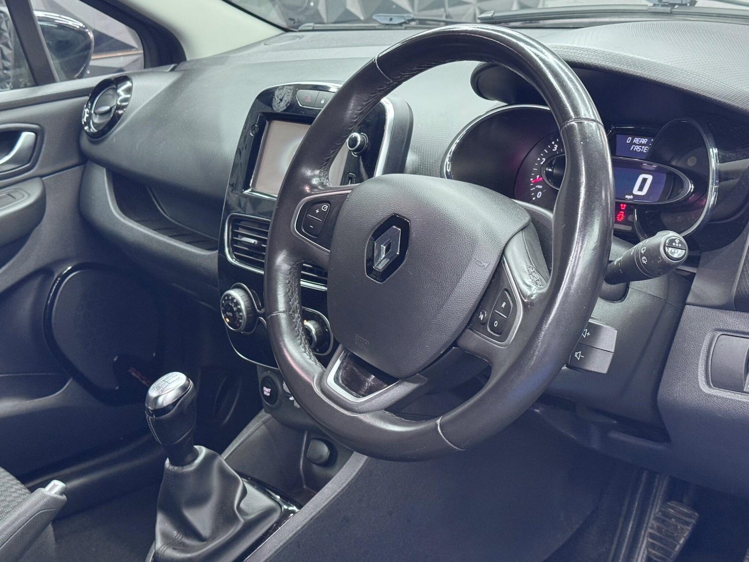 Used Renault Clio 2016 for sale - 76608201: Photo 26