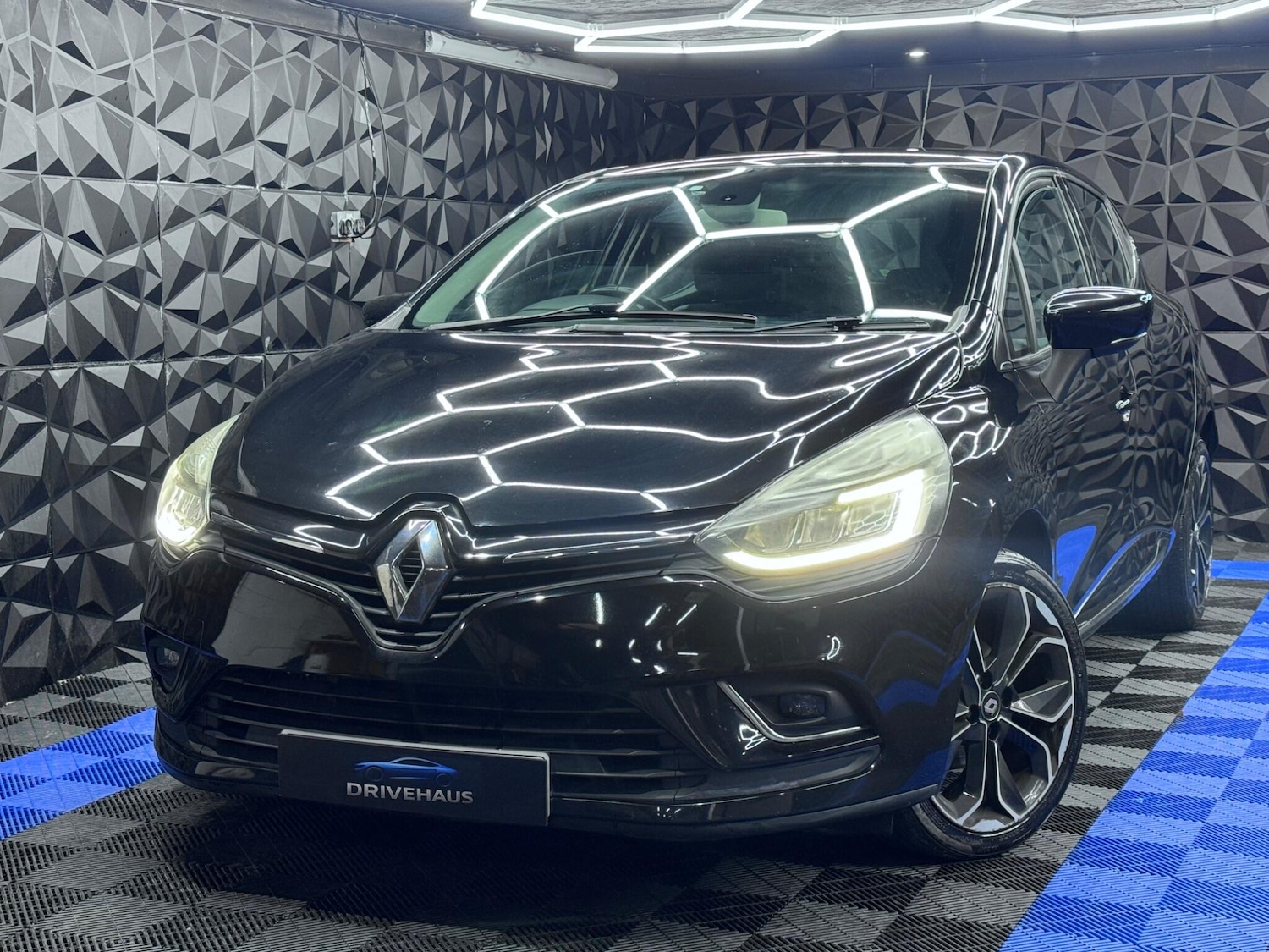 Used Renault Clio 2016 for sale - 76608201: Photo 27