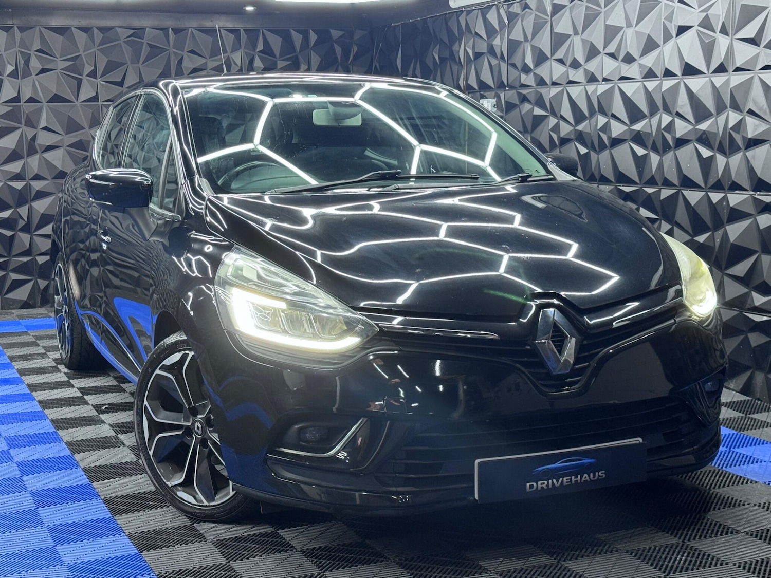 Used Renault Clio 2016 for sale - 76608201: Photo 5