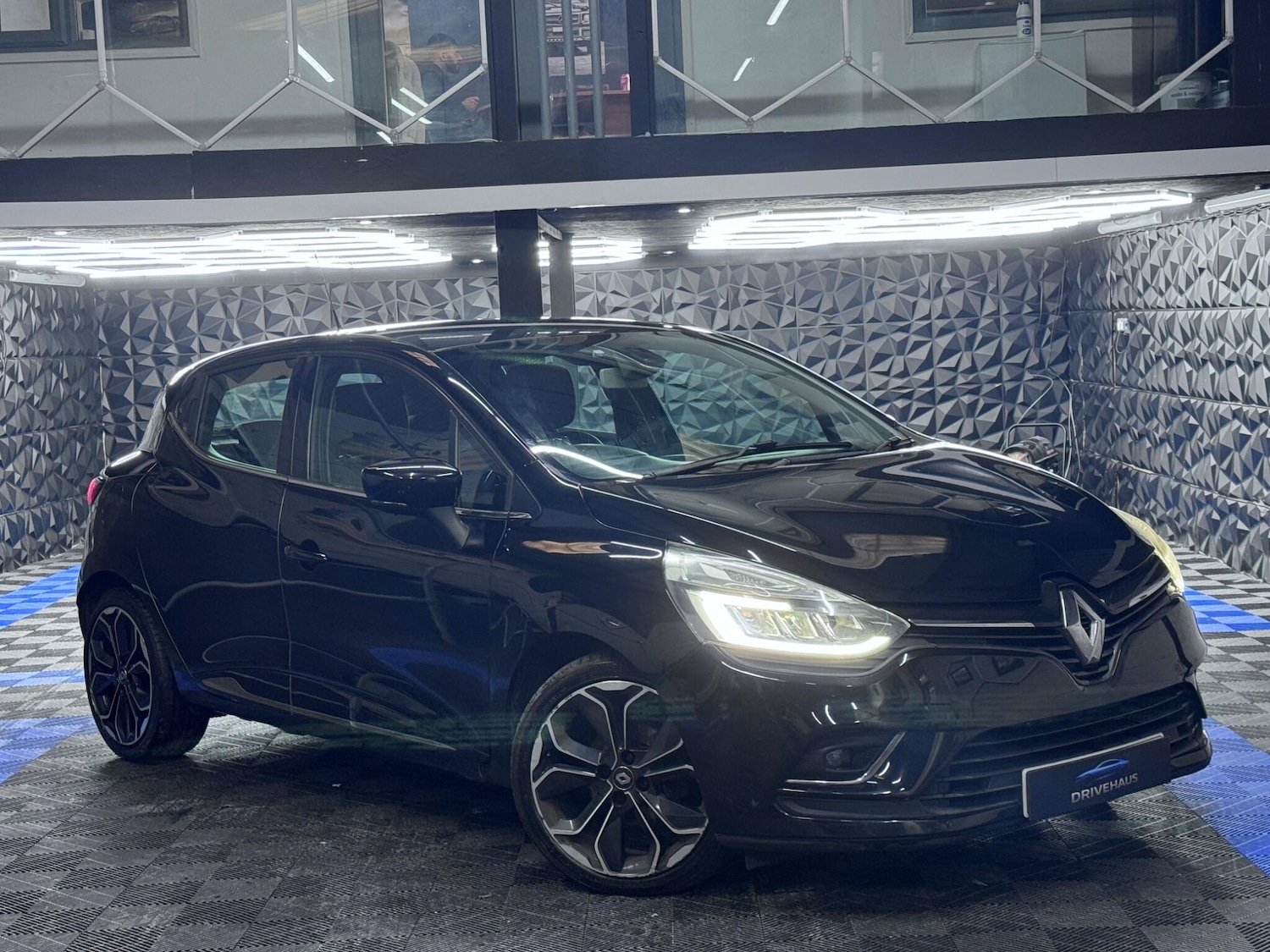 Used Renault Clio 2016 for sale - 76608201: Photo 6