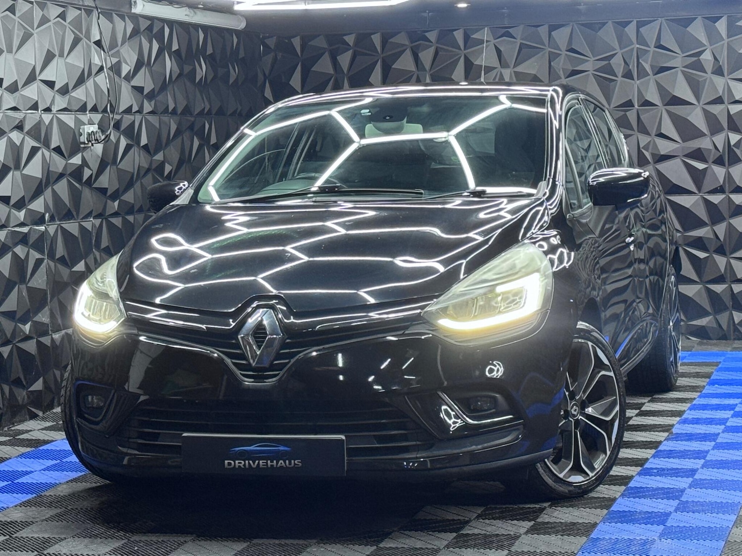 Used Renault Clio 2016 for sale - 76608201: Photo 8