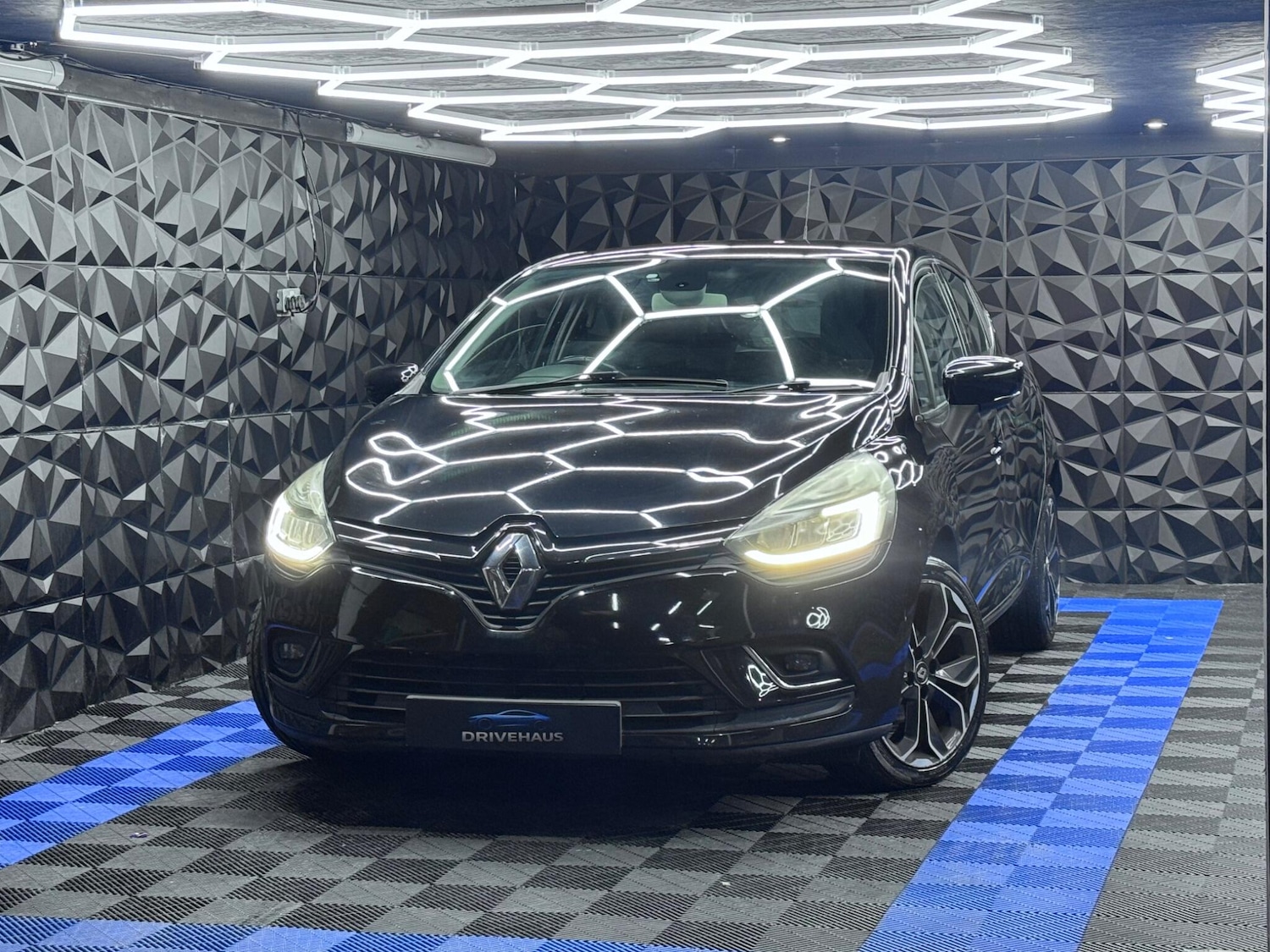 Used Renault Clio 2016 for sale - 76608201: Photo 9