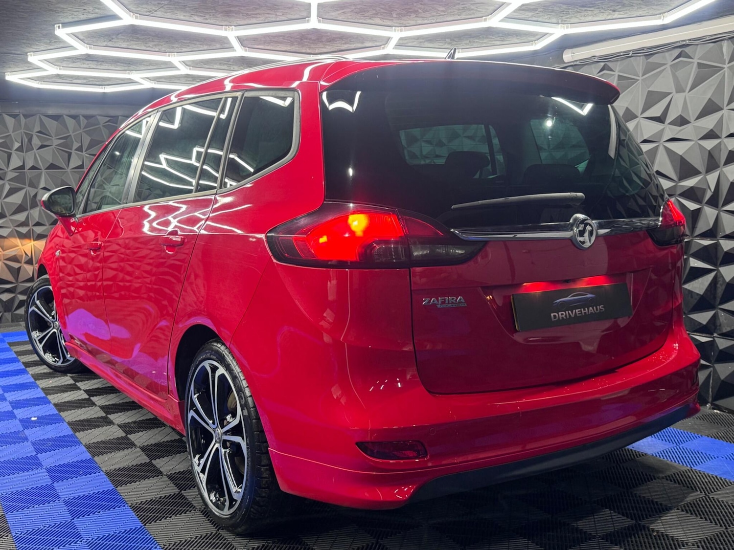 Used Vauxhall Zafira 2015 for sale - 76573540: Photo 2