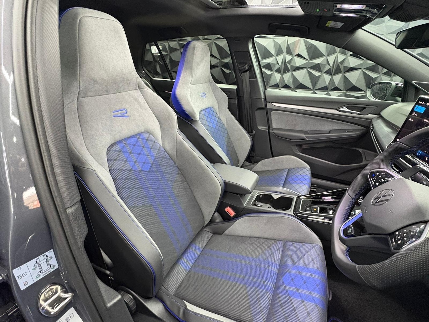 Used Volkswagen Golf 2025 for sale - 76260469: Photo 11