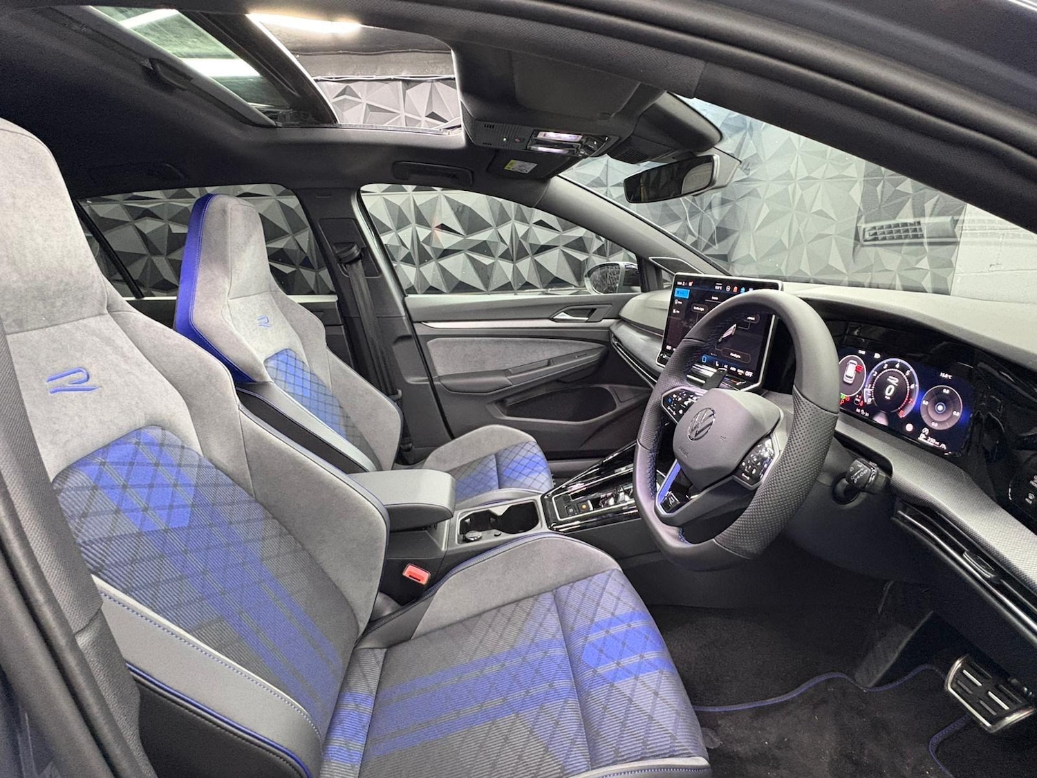 Used Volkswagen Golf 2025 for sale - 76260469: Photo 12