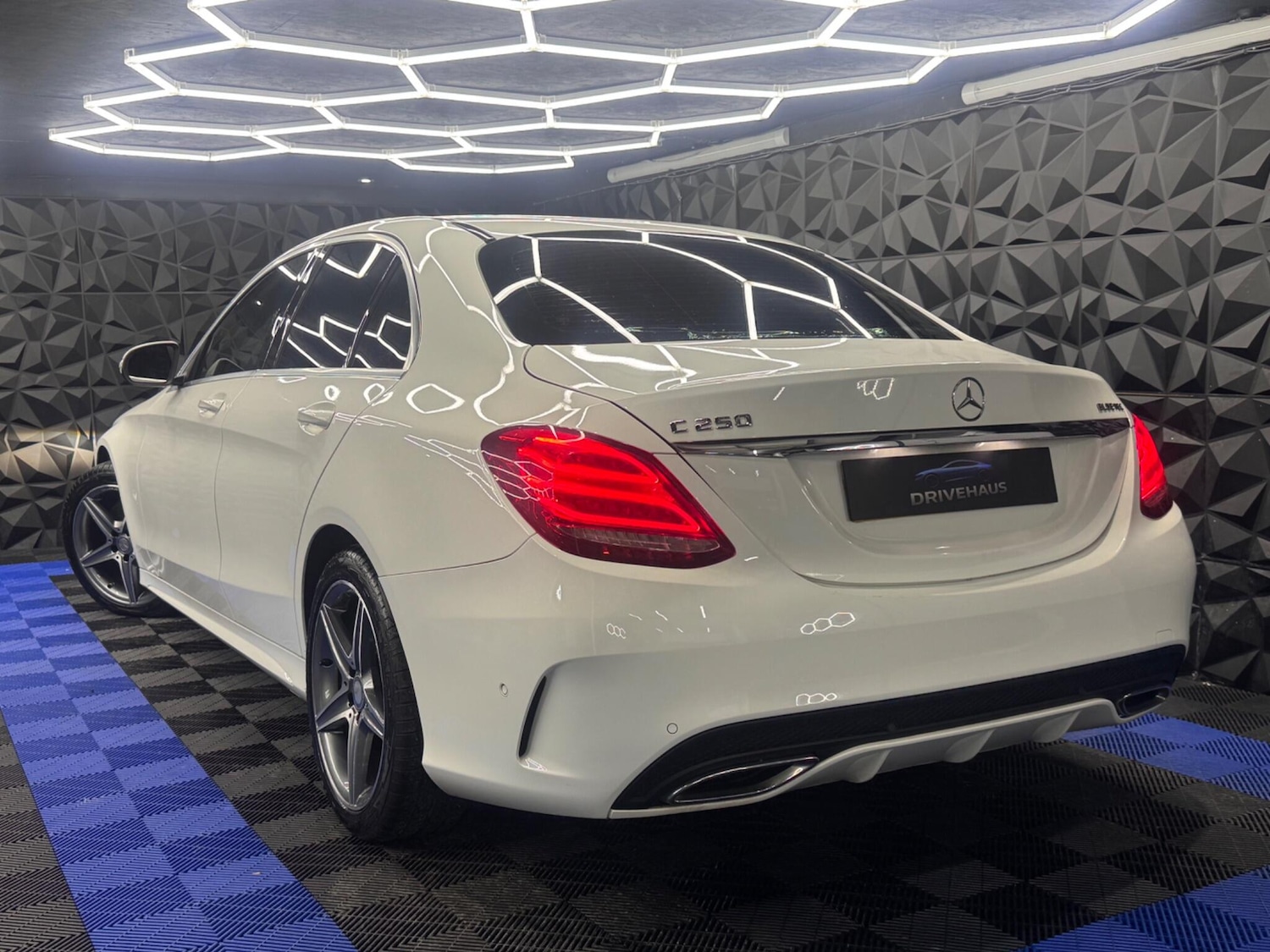 Used Mercedes-Benz C Class 2015 for sale - 77143471: Photo 16