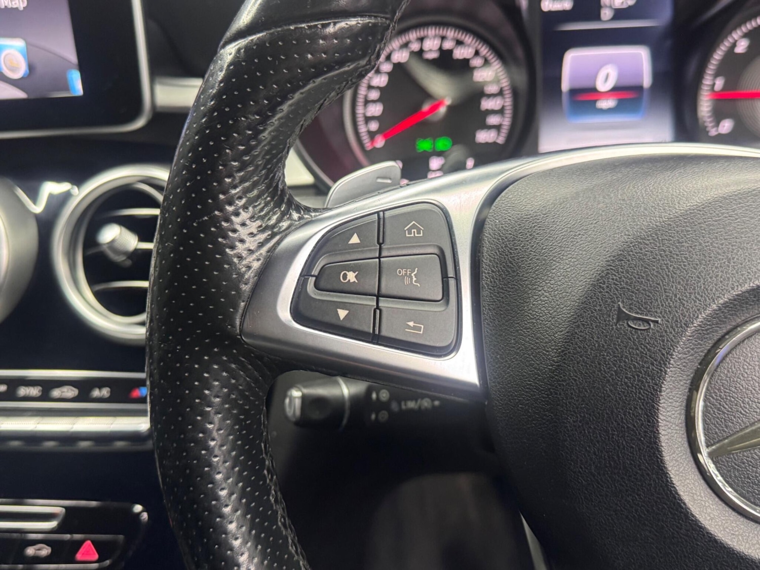 Used Mercedes-Benz C Class 2015 for sale - 77143471: Photo 32