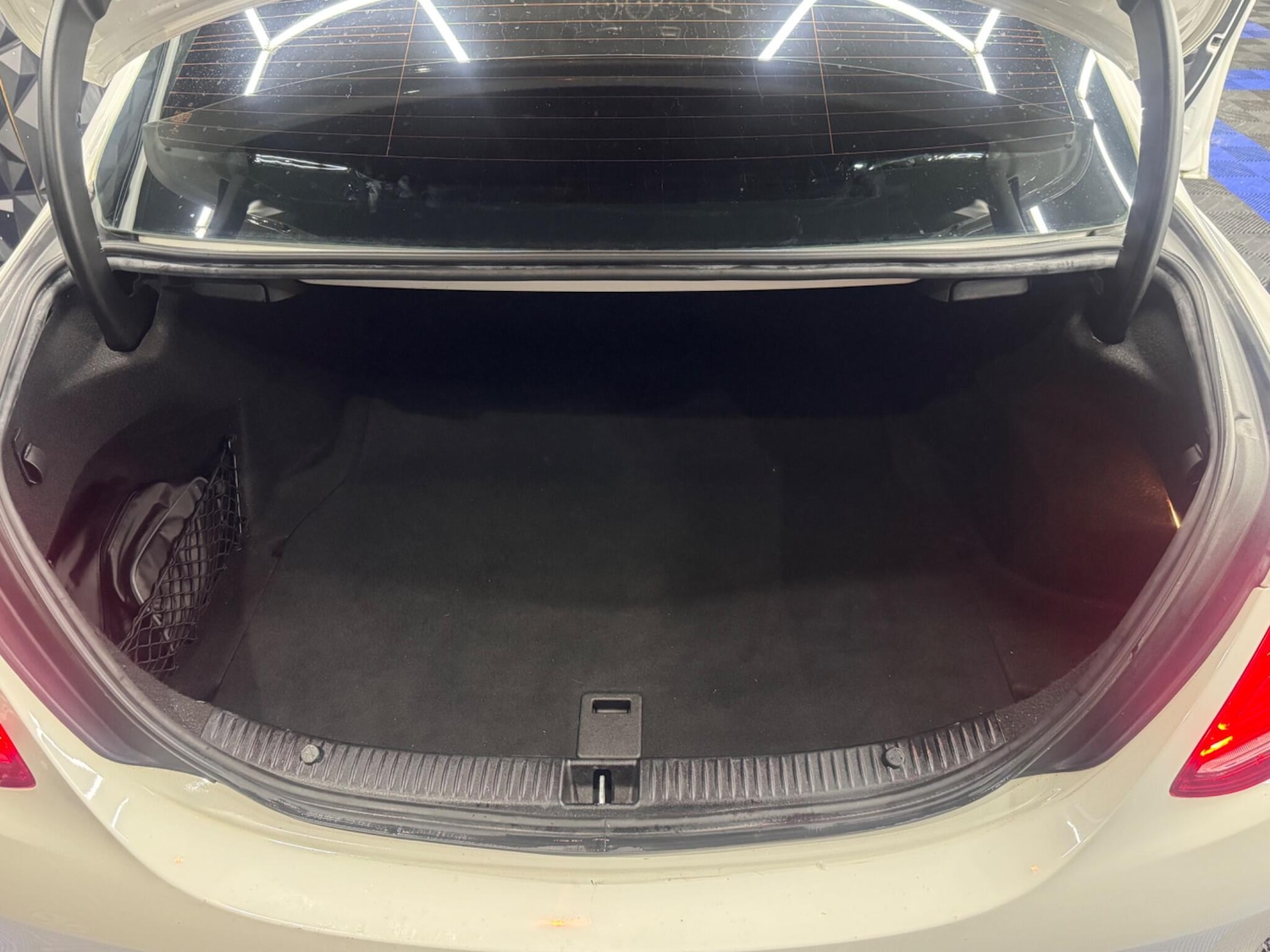 Used Mercedes-Benz C Class 2015 for sale - 77143471: Photo 38