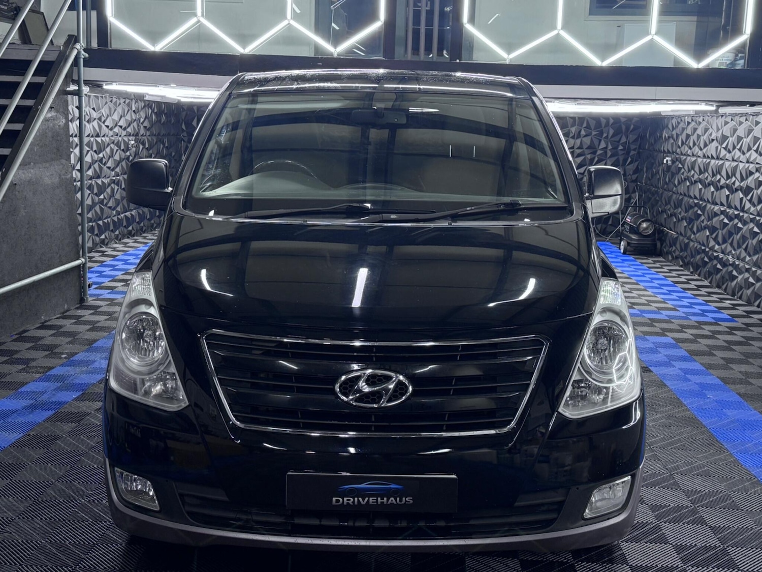 Used Hyundai i800 2016 for sale - 76886541: Photo 21