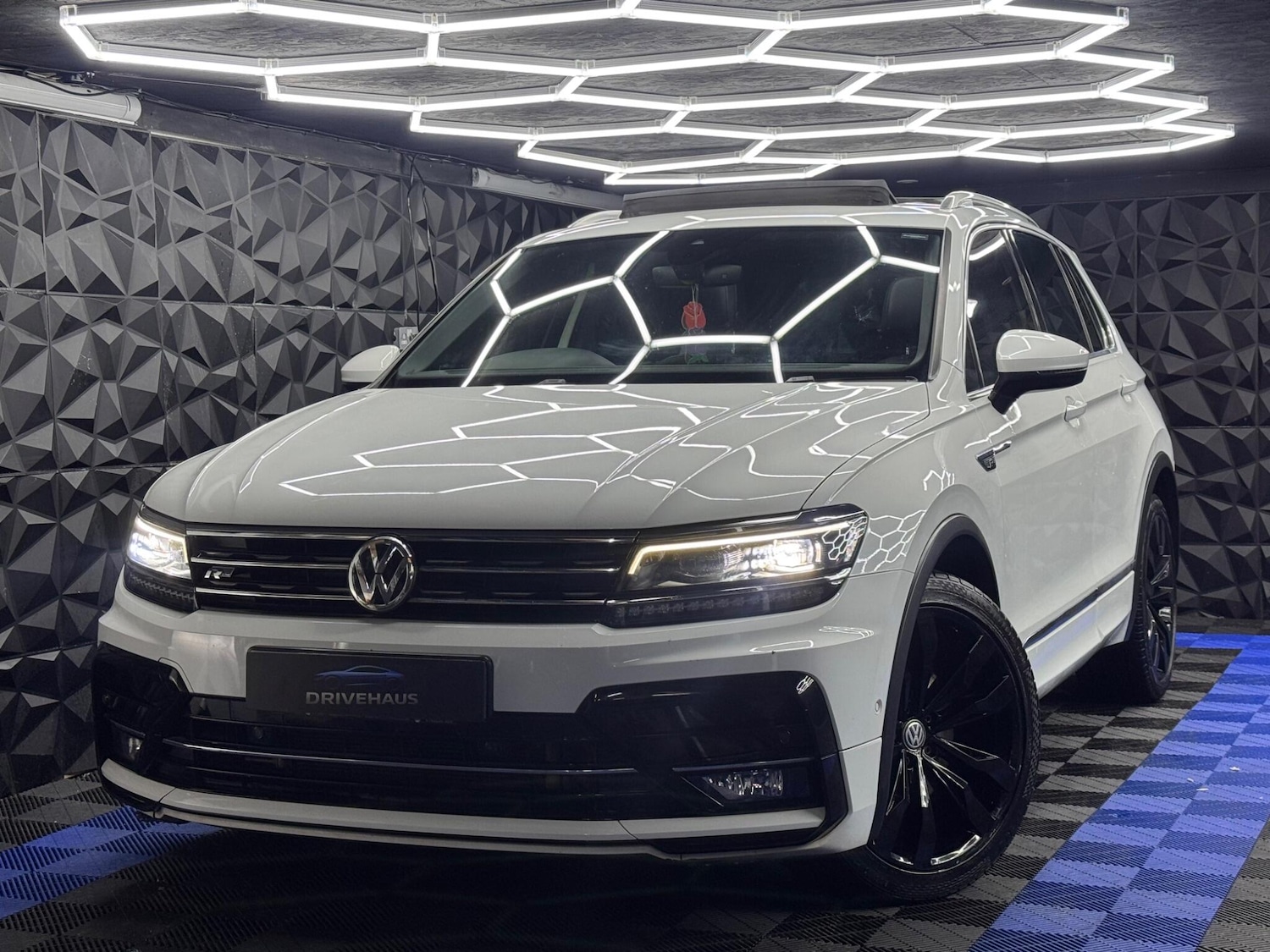 Used Volkswagen Tiguan for sale - 77924797: Photo 11