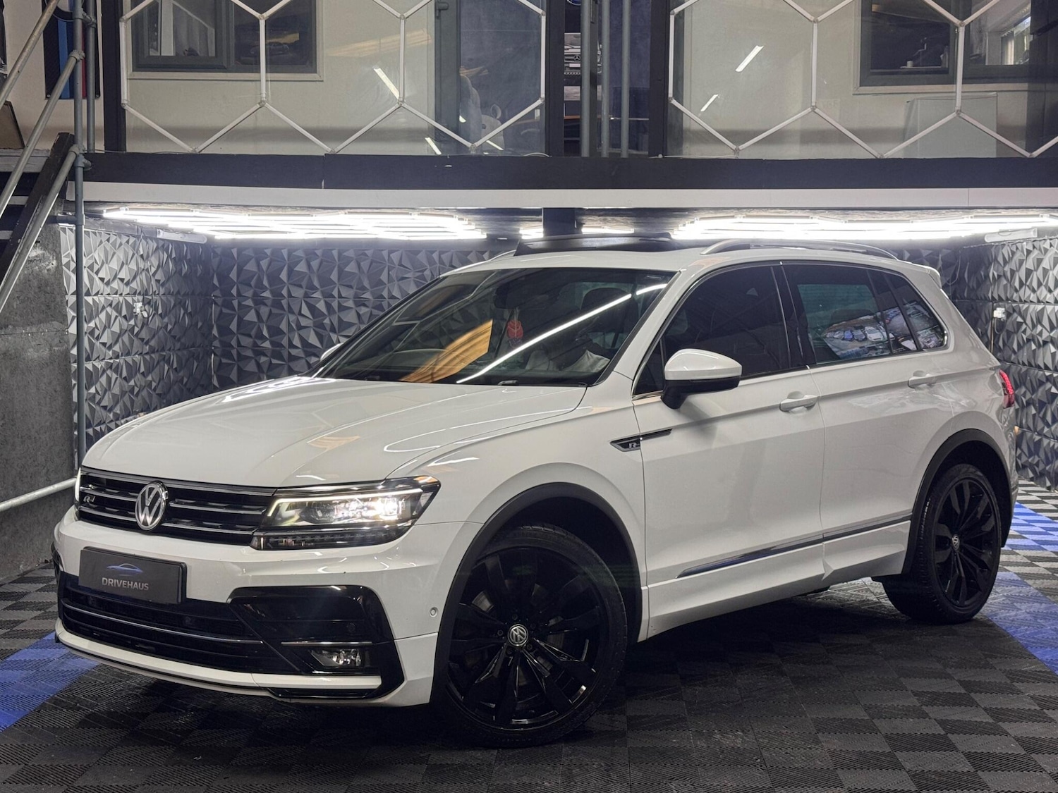 Used Volkswagen Tiguan for sale - 77924797: Photo 5