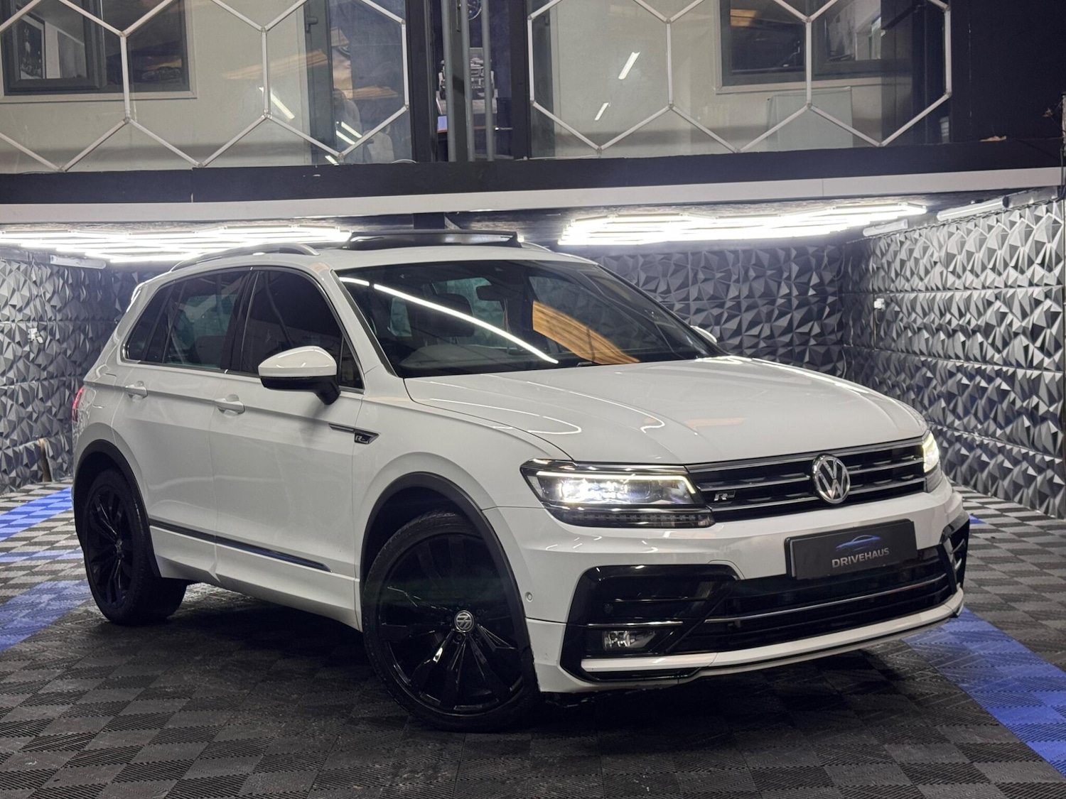 Used Volkswagen Tiguan for sale - 77924797: Photo 8