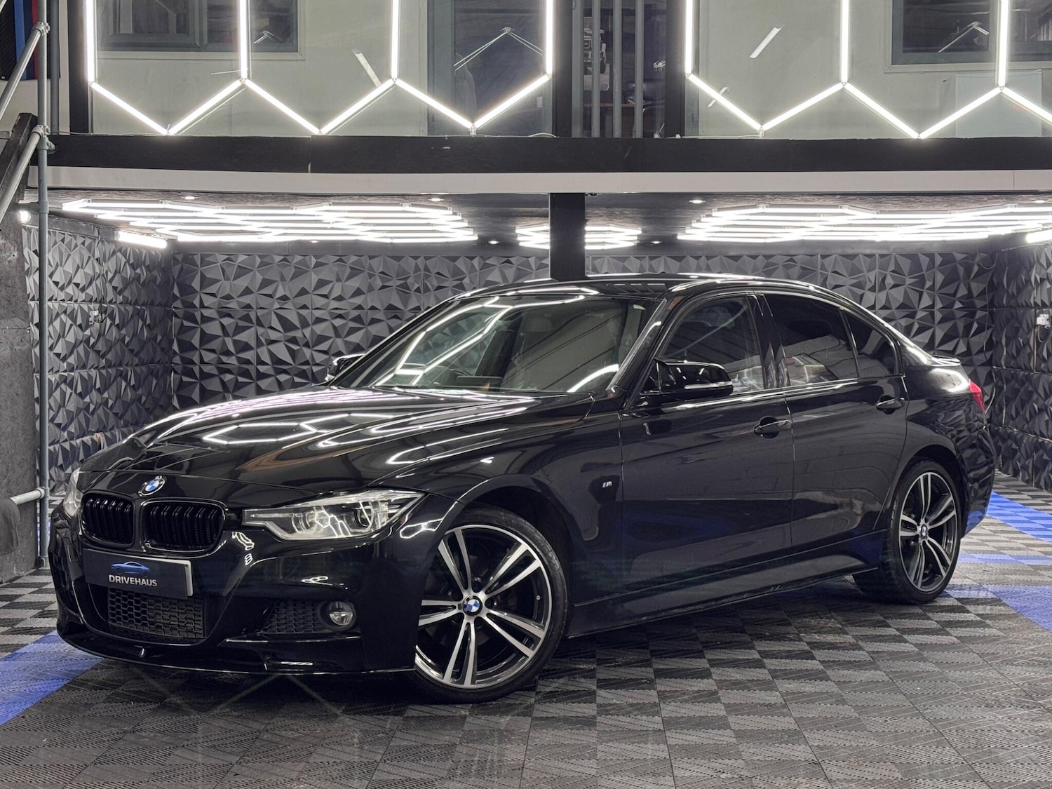 Used BMW 3 Series 2018 for sale - 77537297: Photo 11