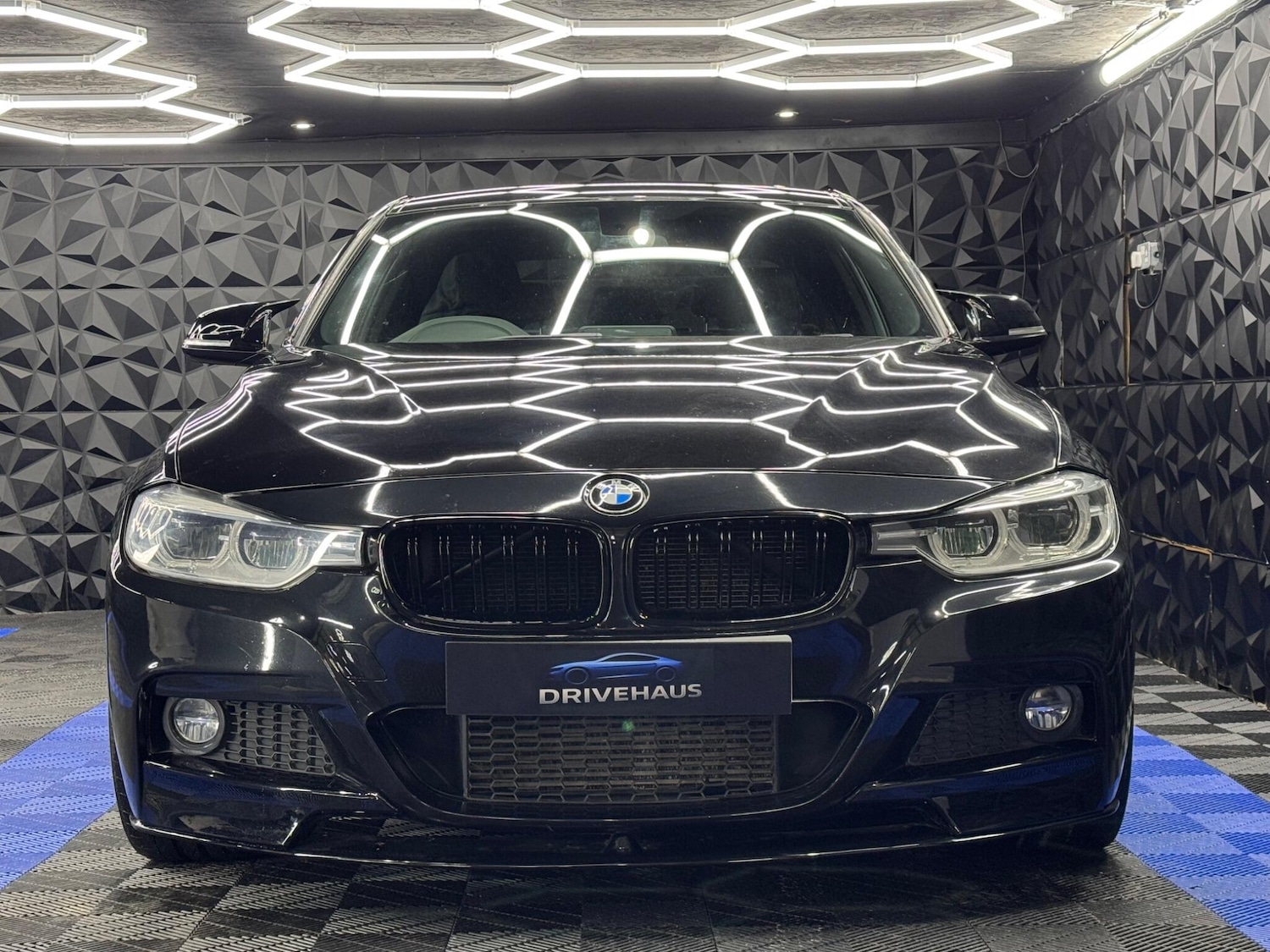 Used BMW 3 Series 2018 for sale - 77537297: Photo 2