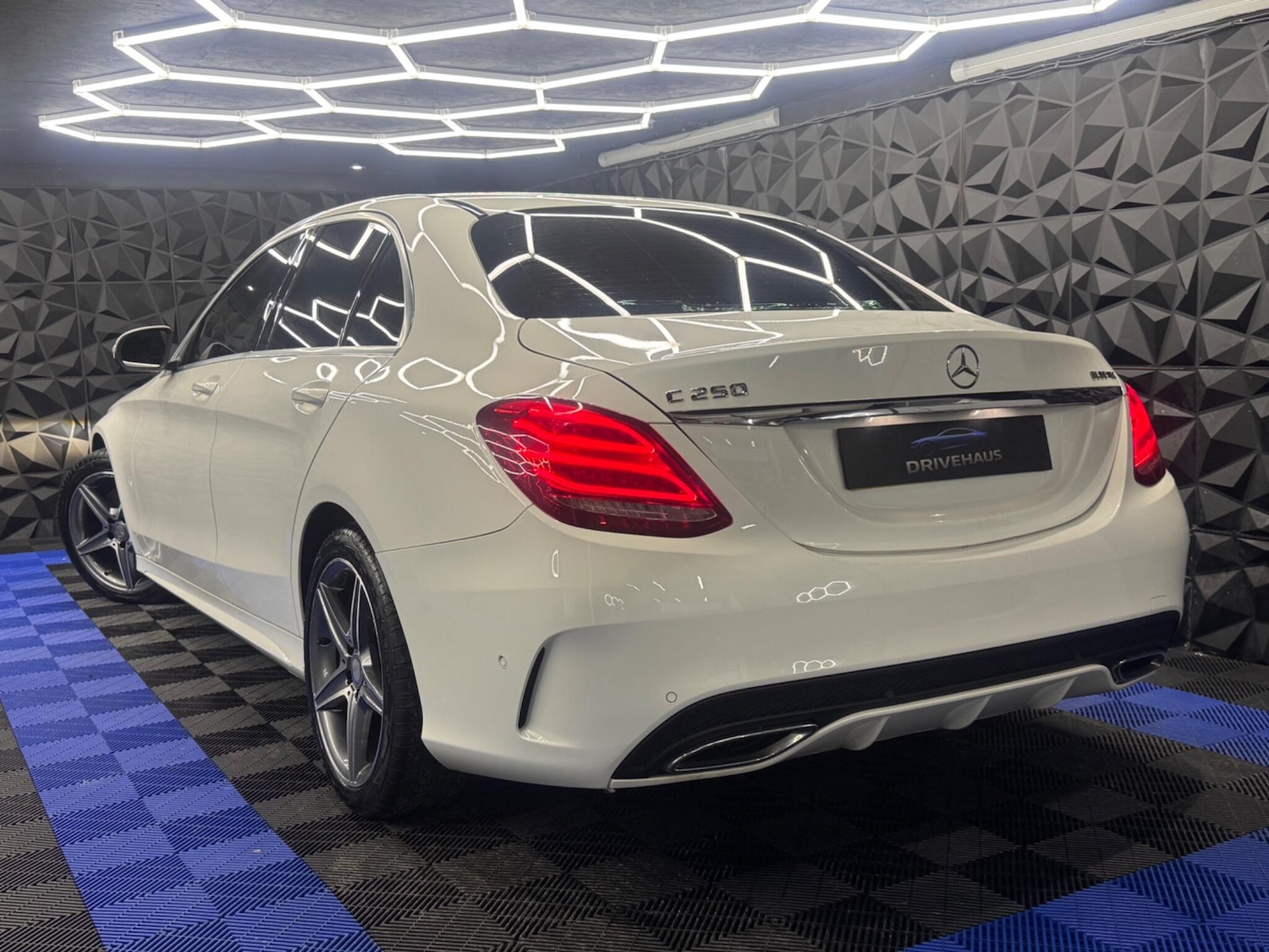 Used Mercedes-Benz C Class 2015 for sale - 77290708: Photo 17