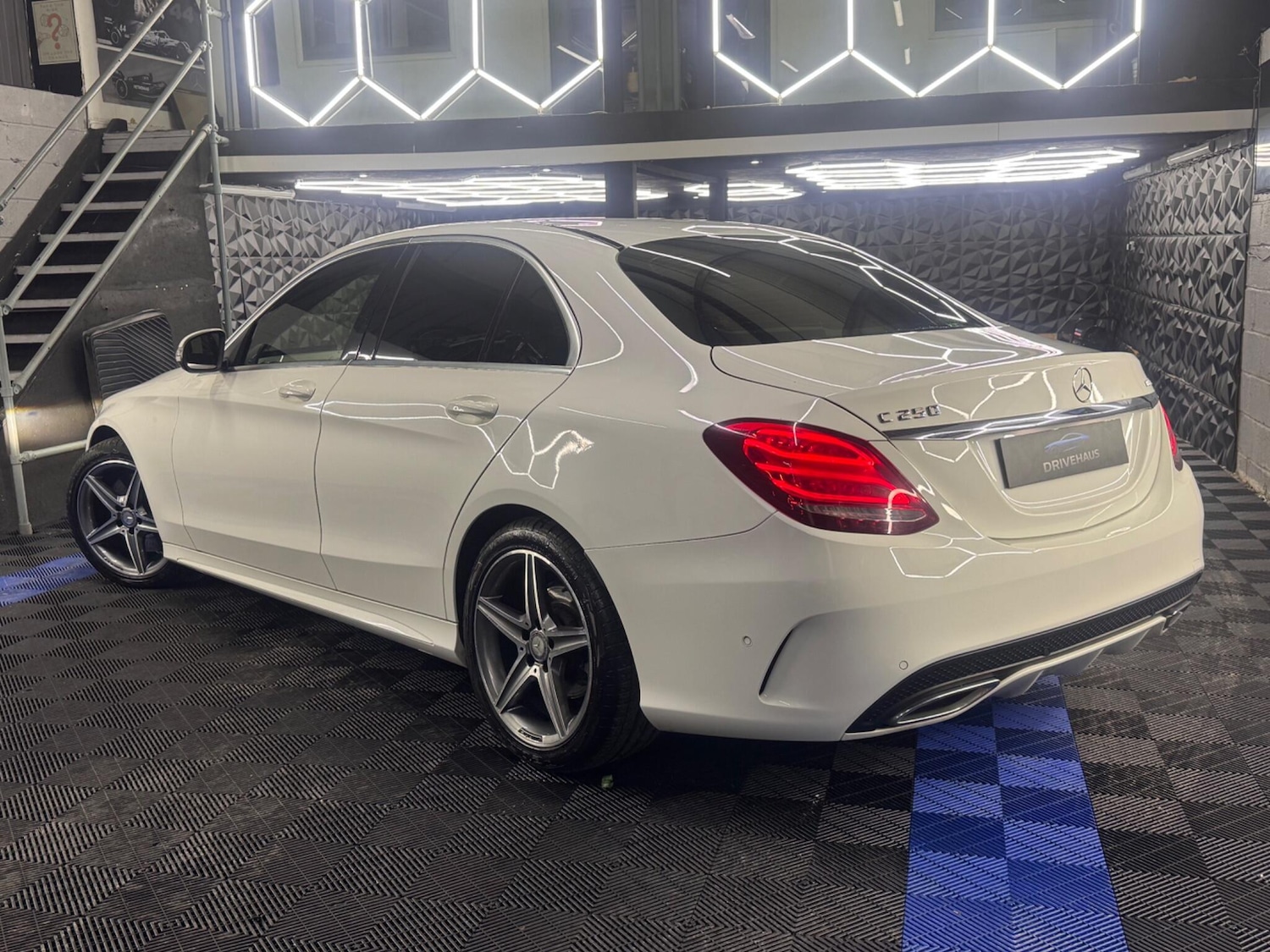 Used Mercedes-Benz C Class 2015 for sale - 77290708: Photo 4