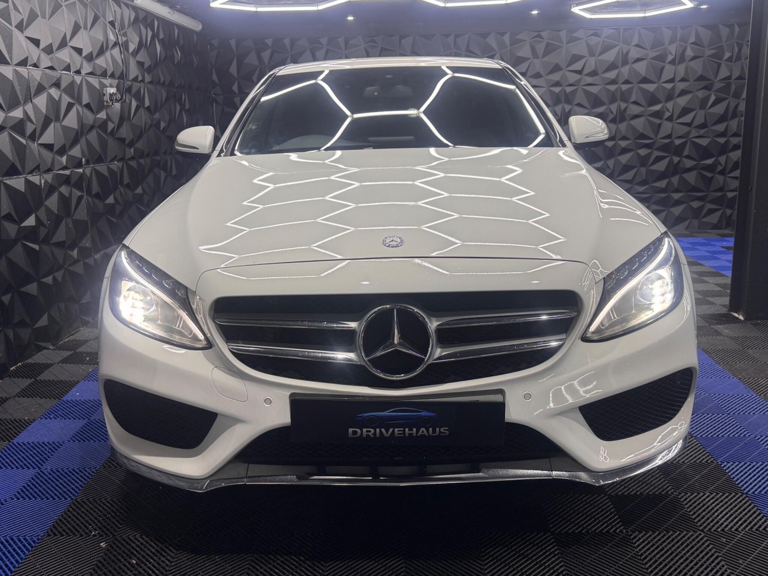 Used Mercedes-Benz C Class 2015 for sale - 77709689: Photo 11