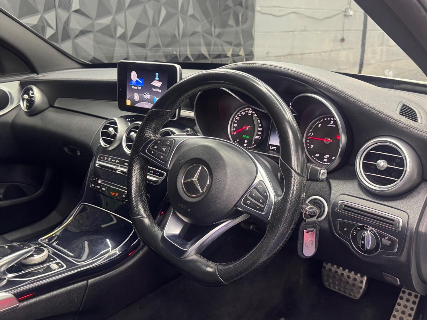 Used Mercedes-Benz C Class 2015 for sale - 77709689: Photo 27