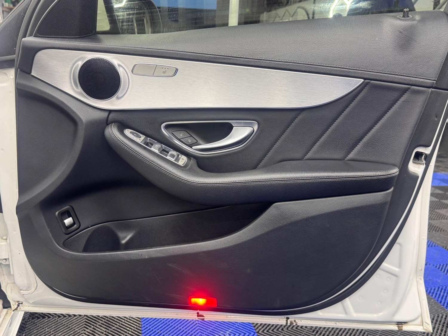 Used Mercedes-Benz C Class 2015 for sale - 77709689: Photo 34