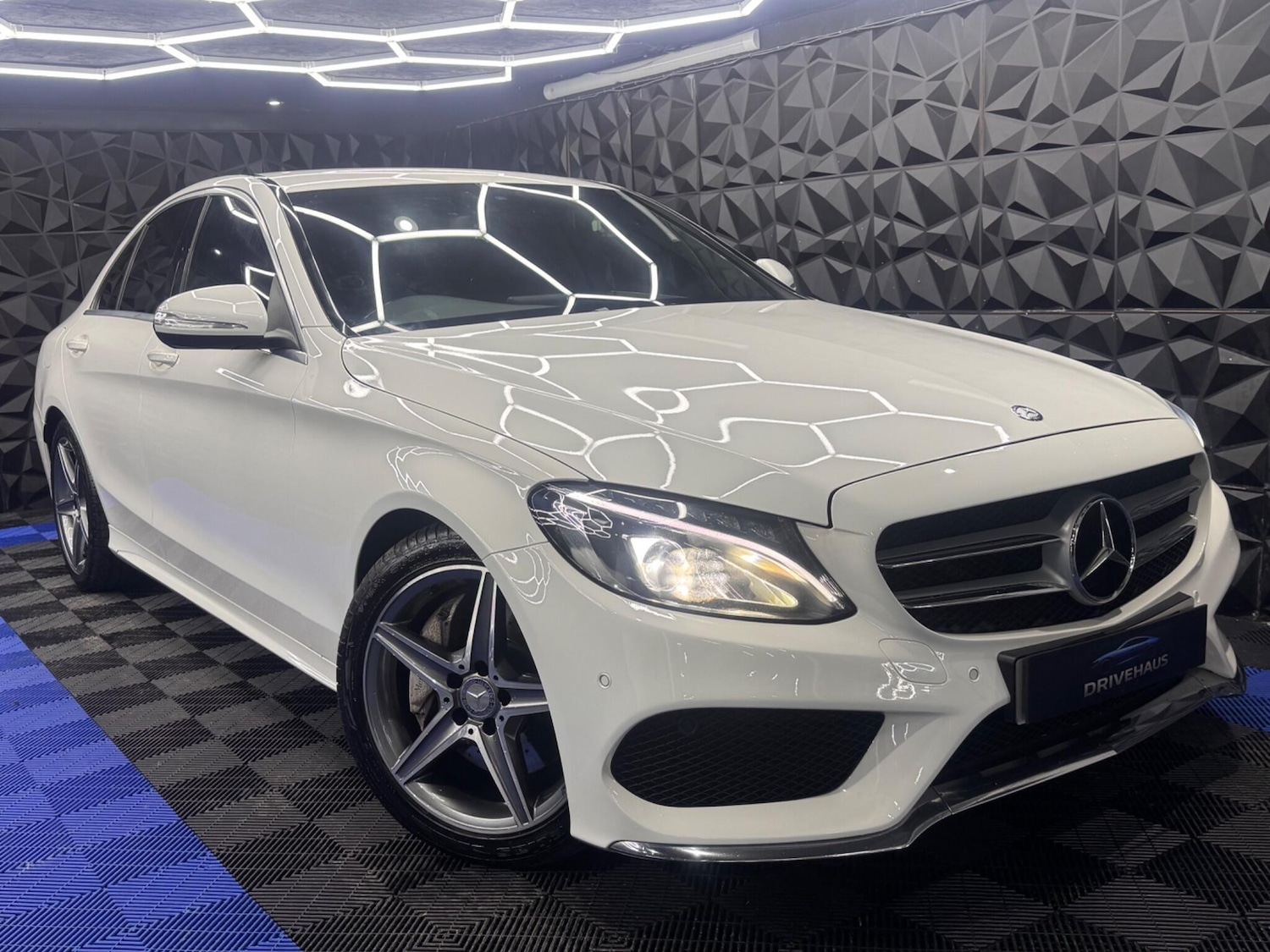 Used Mercedes-Benz C Class 2015 for sale - 77709689: Photo 5