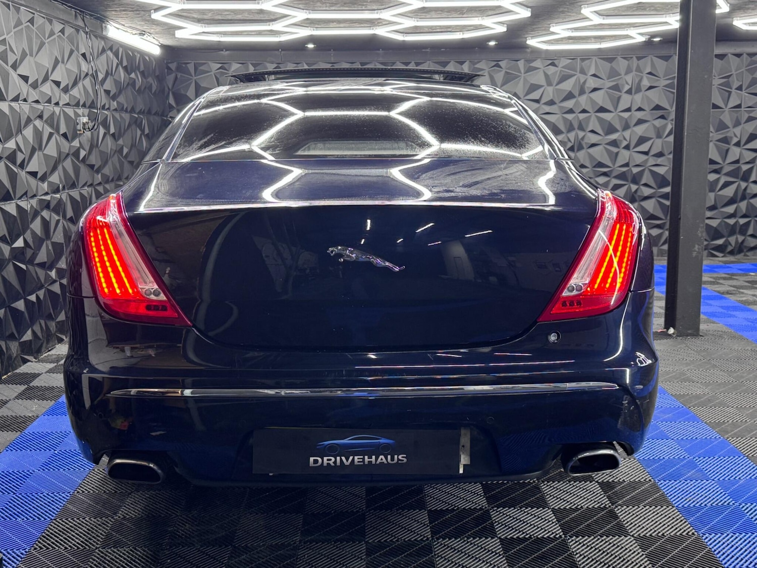 Used Jaguar XJ 2011 for sale - 76995285: Photo 18