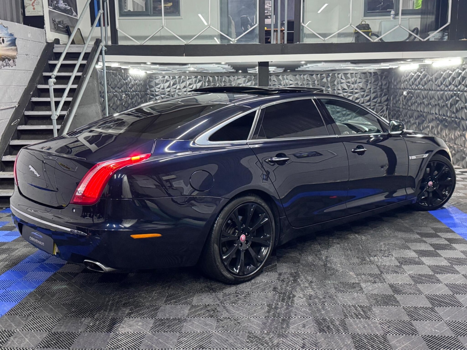 Used Jaguar XJ 2011 for sale - 76995285: Photo 20