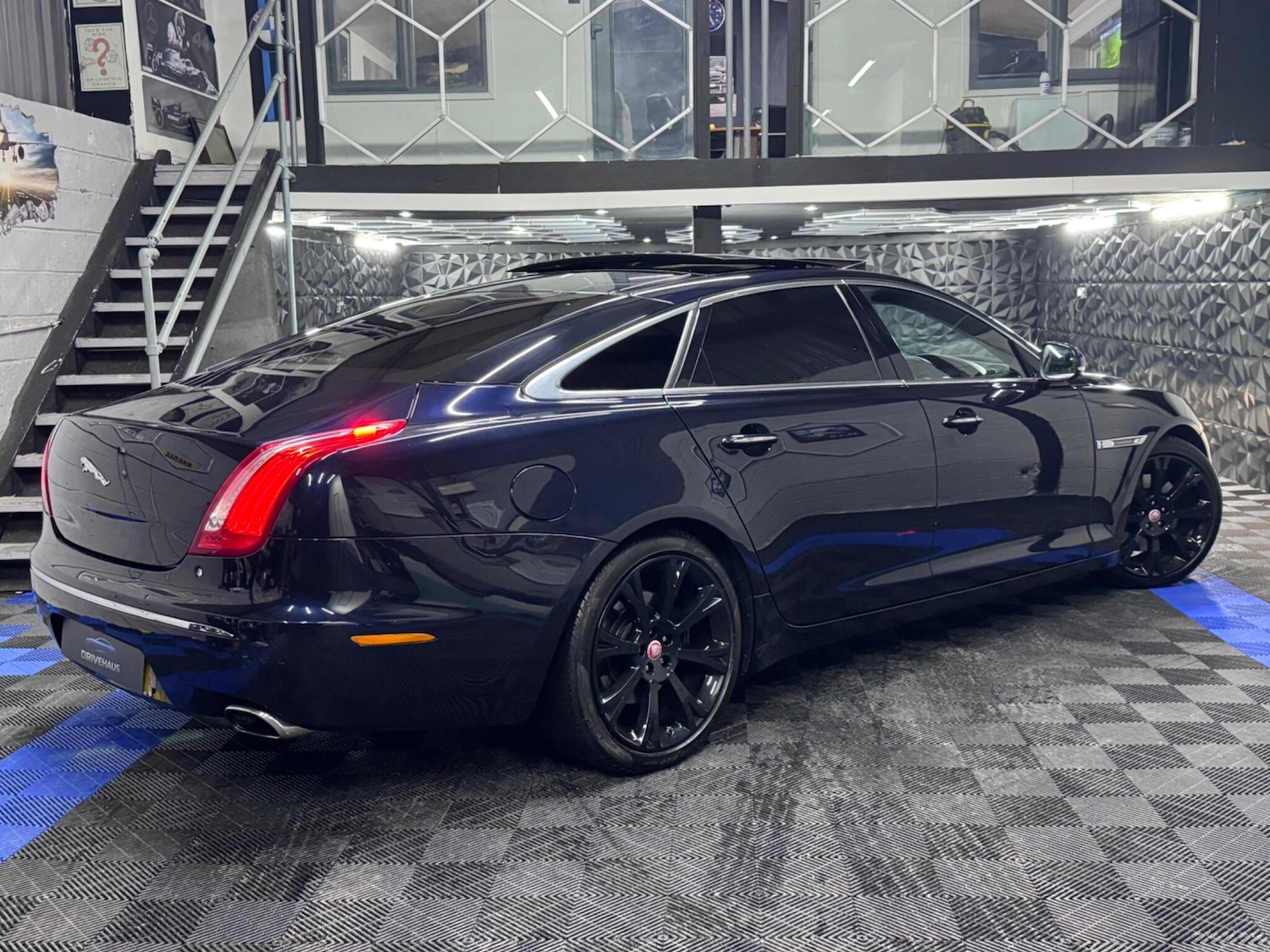 Used Jaguar XJ 2011 for sale - 76995285: Photo 21