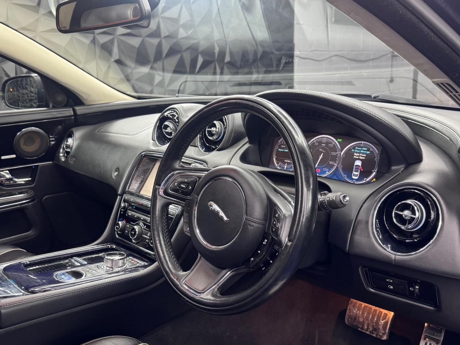 Used Jaguar XJ 2011 for sale - 76995285: Photo 27