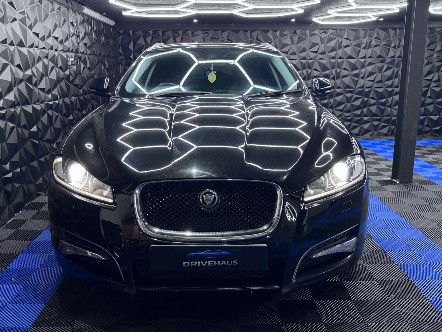 Used Jaguar XF 2014 for sale - 76886733: Photo 12