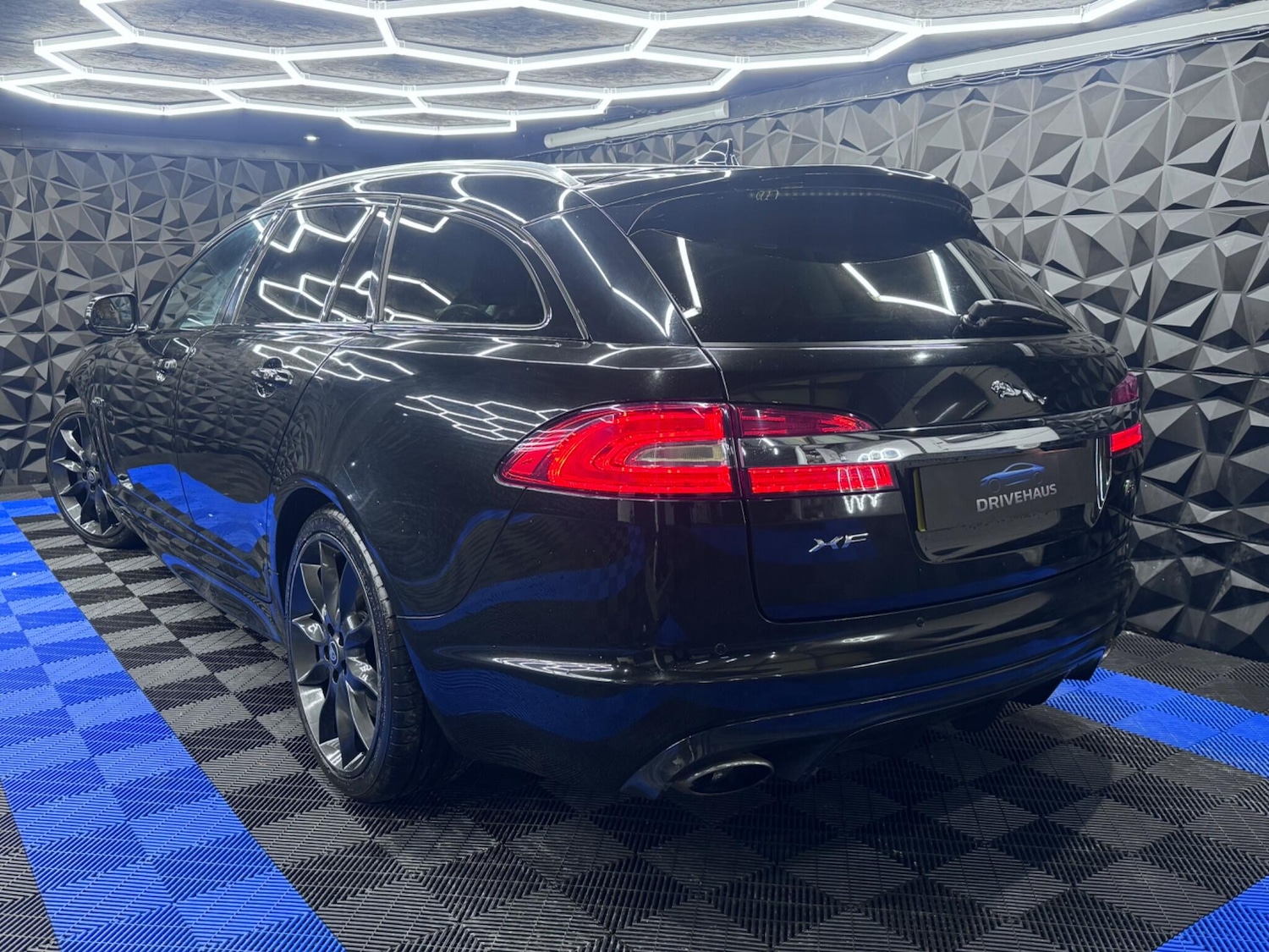 Used Jaguar XF 2014 for sale - 76886733: Photo 16