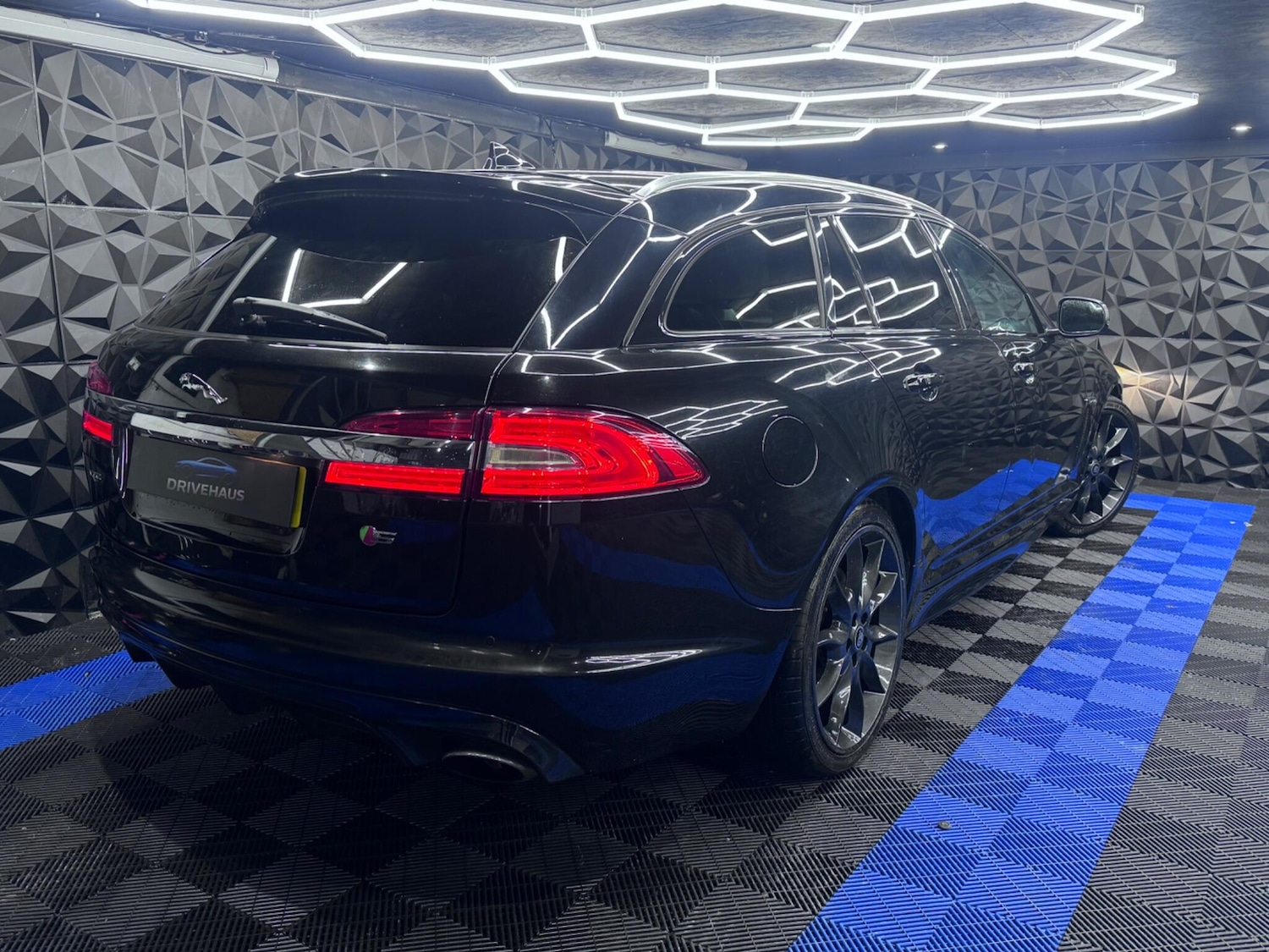 Used Jaguar XF 2014 for sale - 76886733: Photo 25