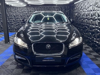 Used Jaguar XF 2014 for sale - 76886733: Photo