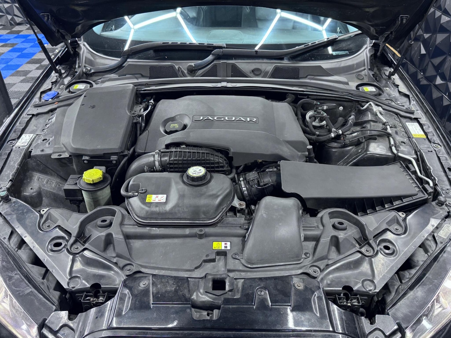 Used Jaguar XF 2014 for sale - 76886733: Photo 36