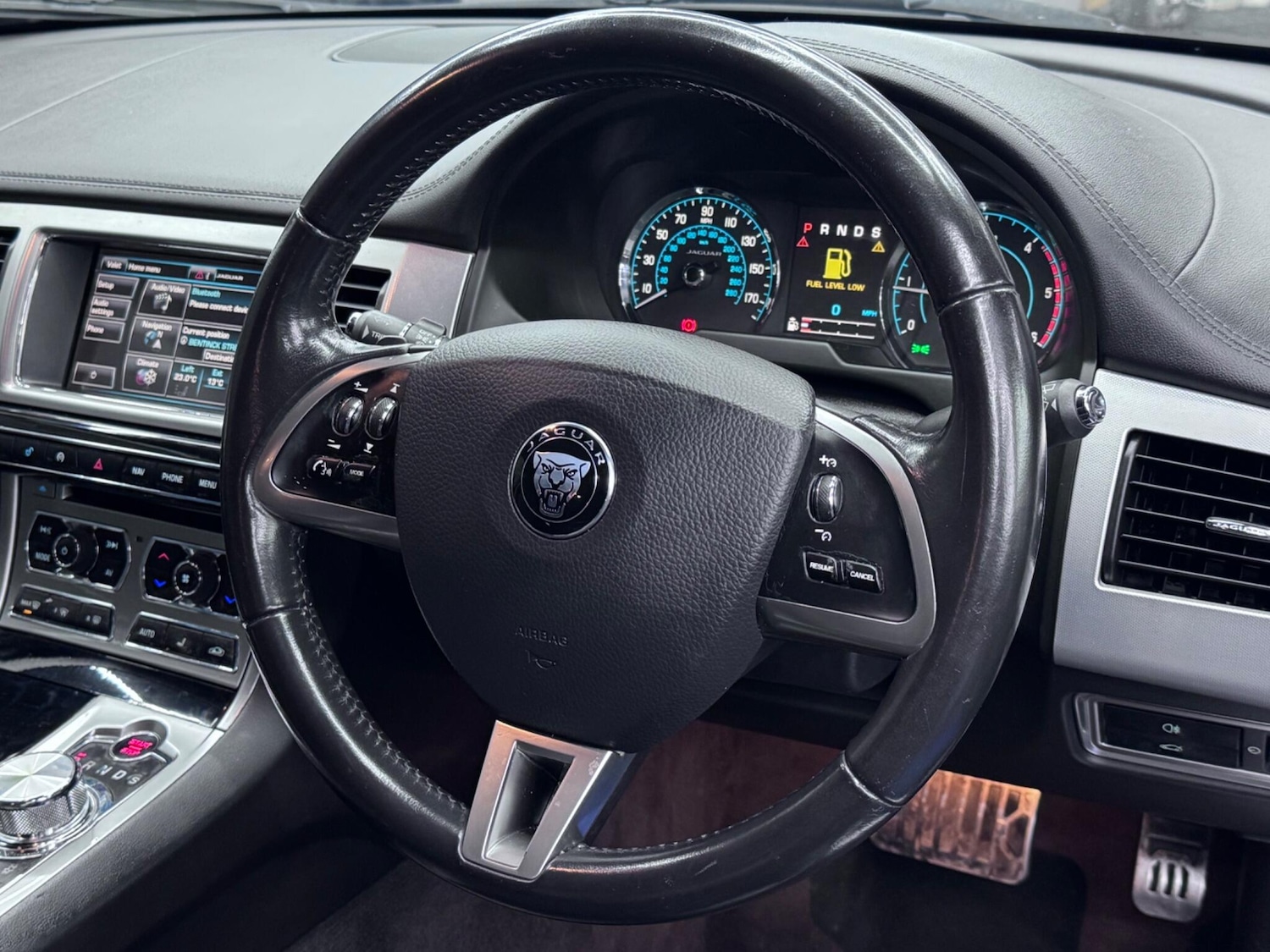 Used Jaguar XF 2014 for sale - 76886733: Photo 41