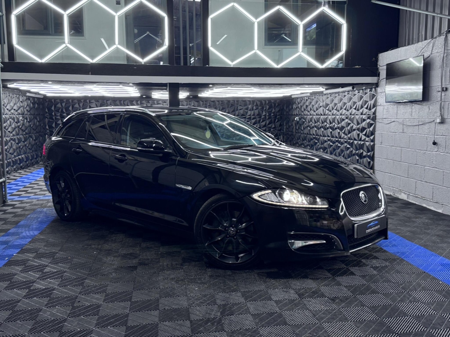 Used Jaguar XF 2014 for sale - 76886733: Photo 7