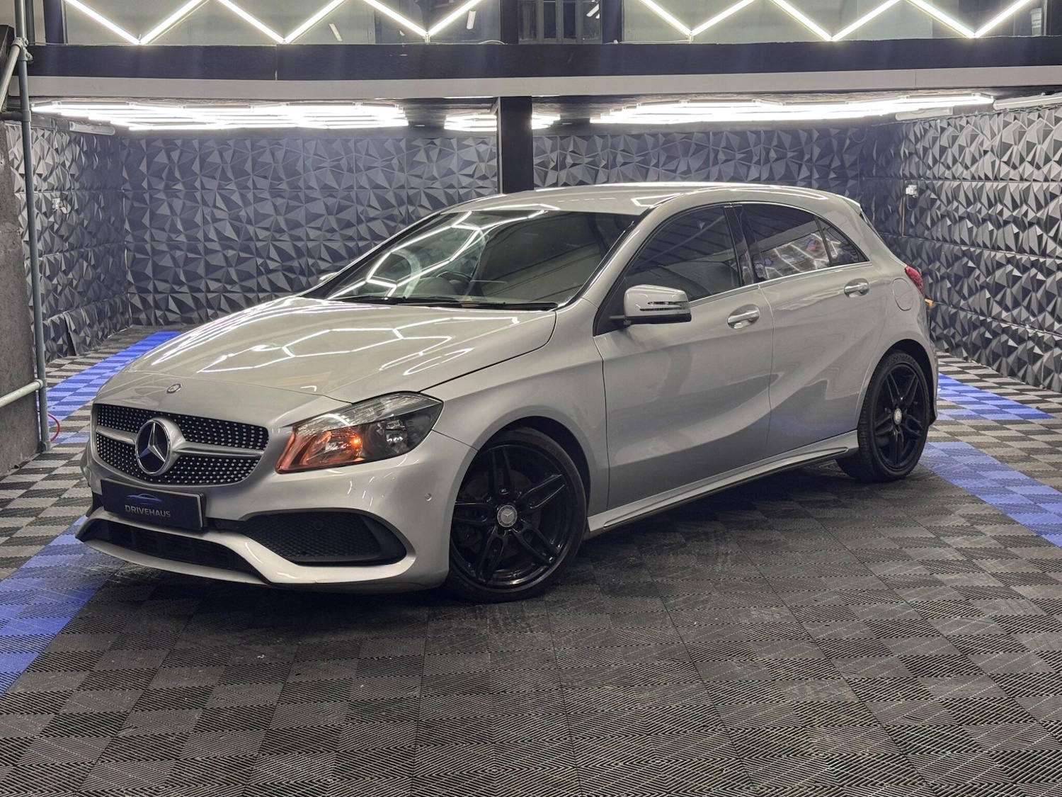Used Mercedes-Benz A-Class 2016 for sale - 77645783: Photo 2